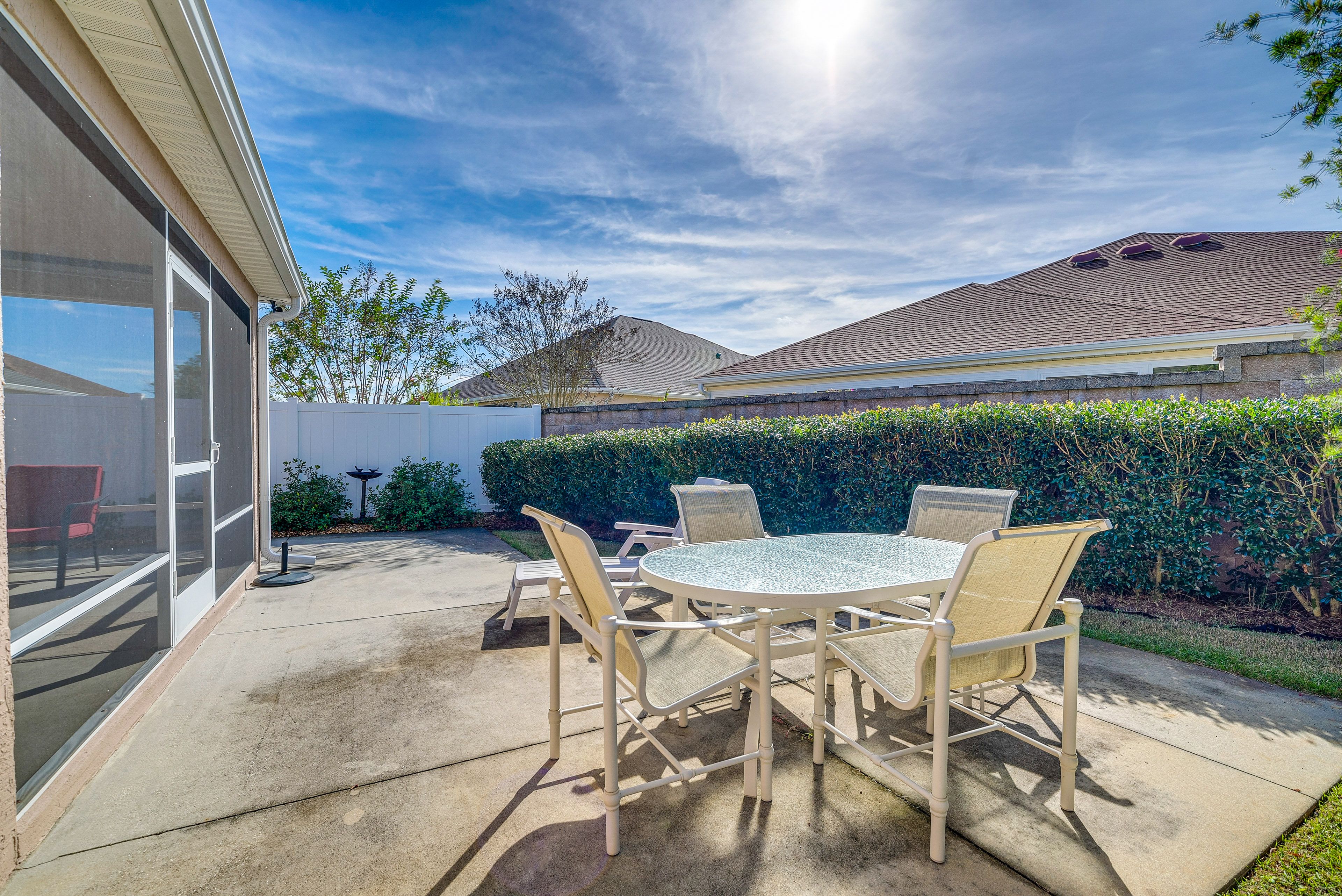 Patio | Gas Grill (Propane Provided)