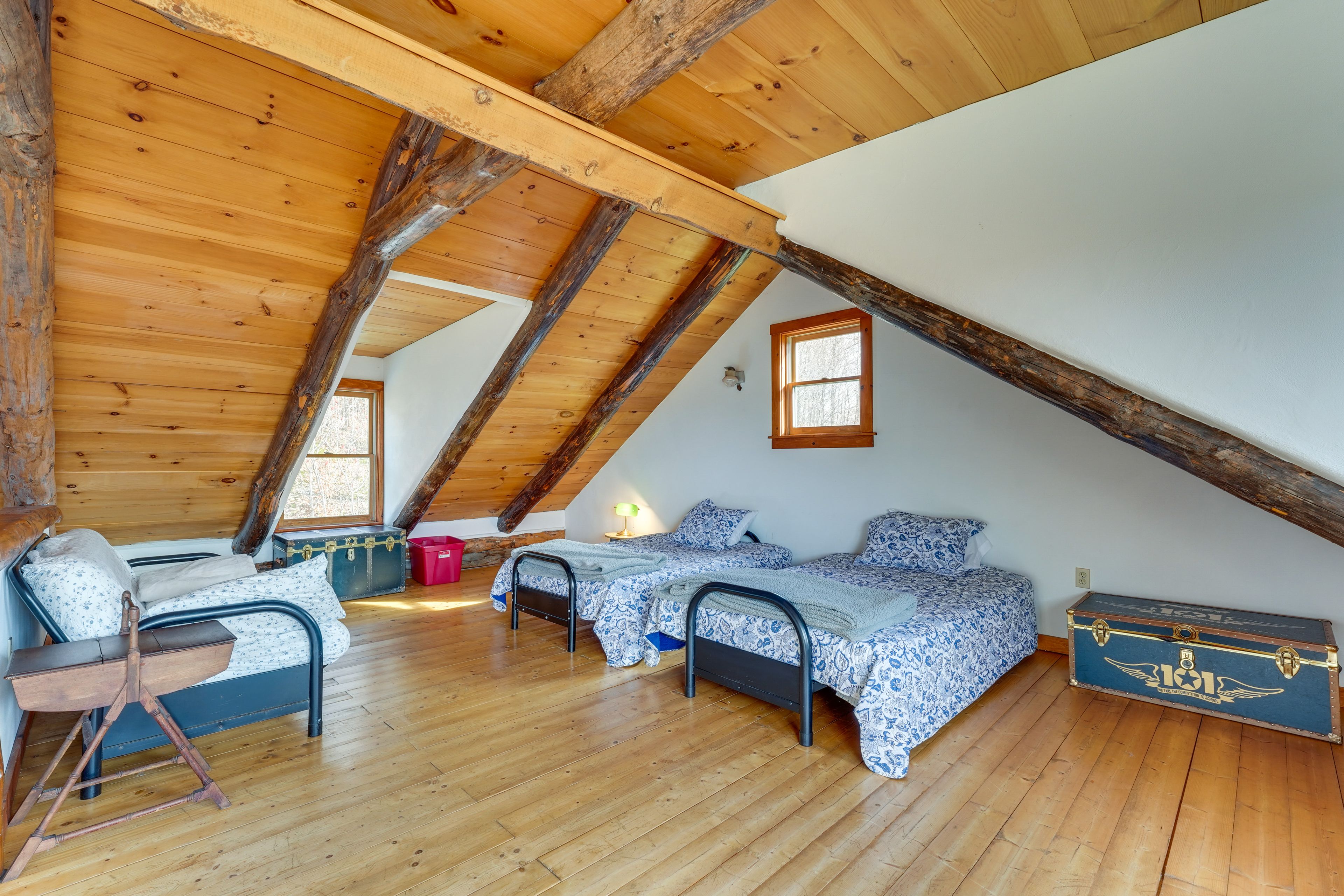 Bedroom 2 (Loft) | 2 Twin Beds | 2nd Floor