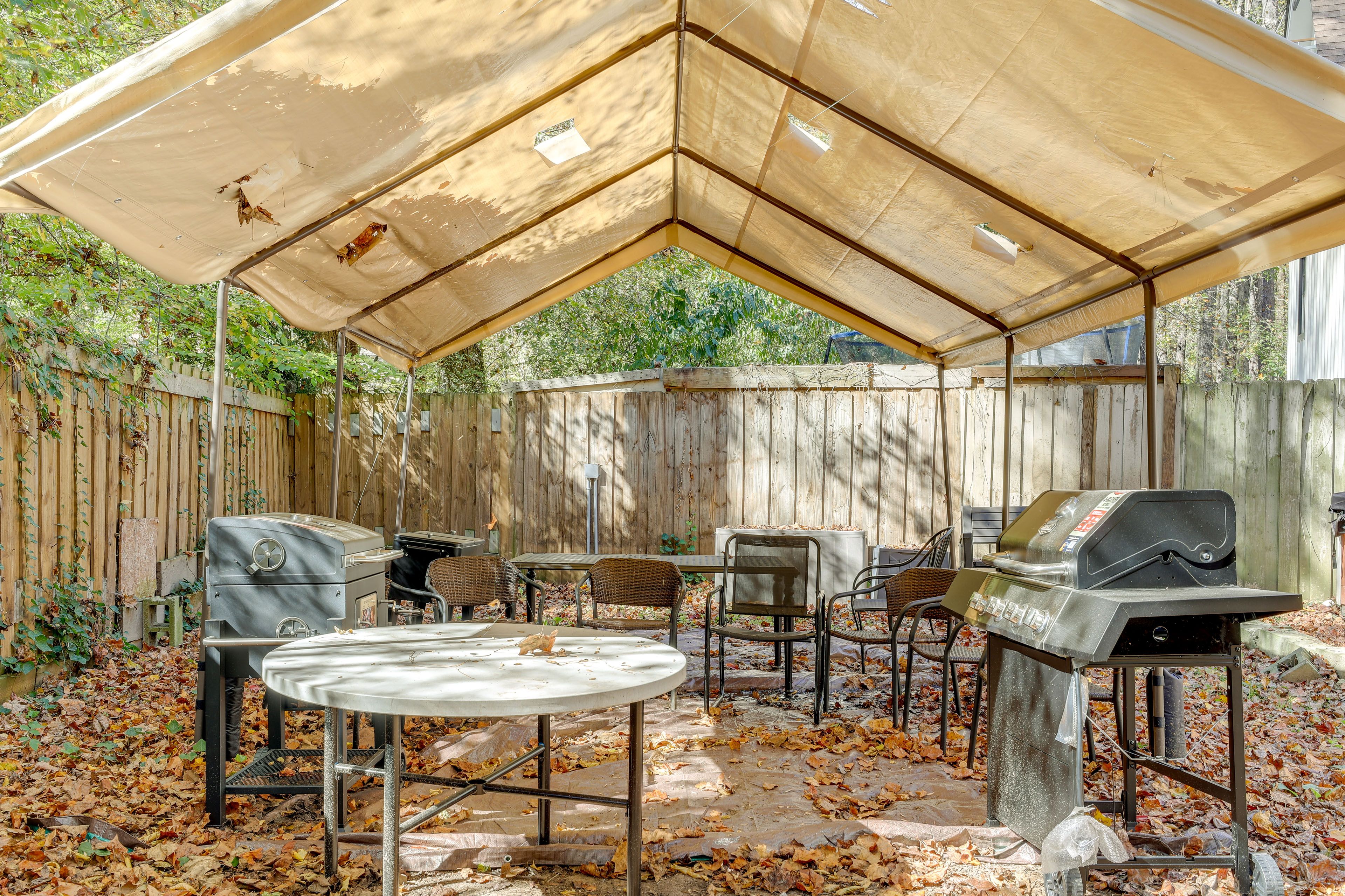 Duplex Exterior | Furnished Patio | Dining Area | Gas & Charcoal Grills