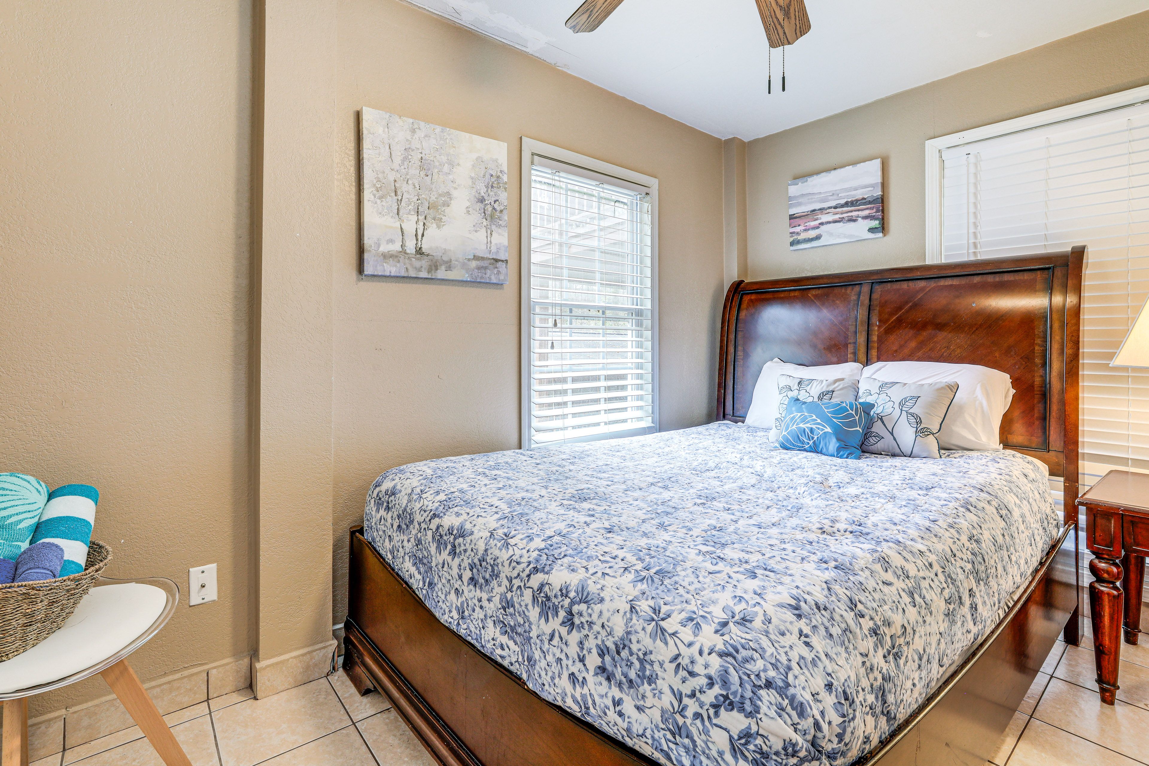 Bedroom 3 | Queen Bed