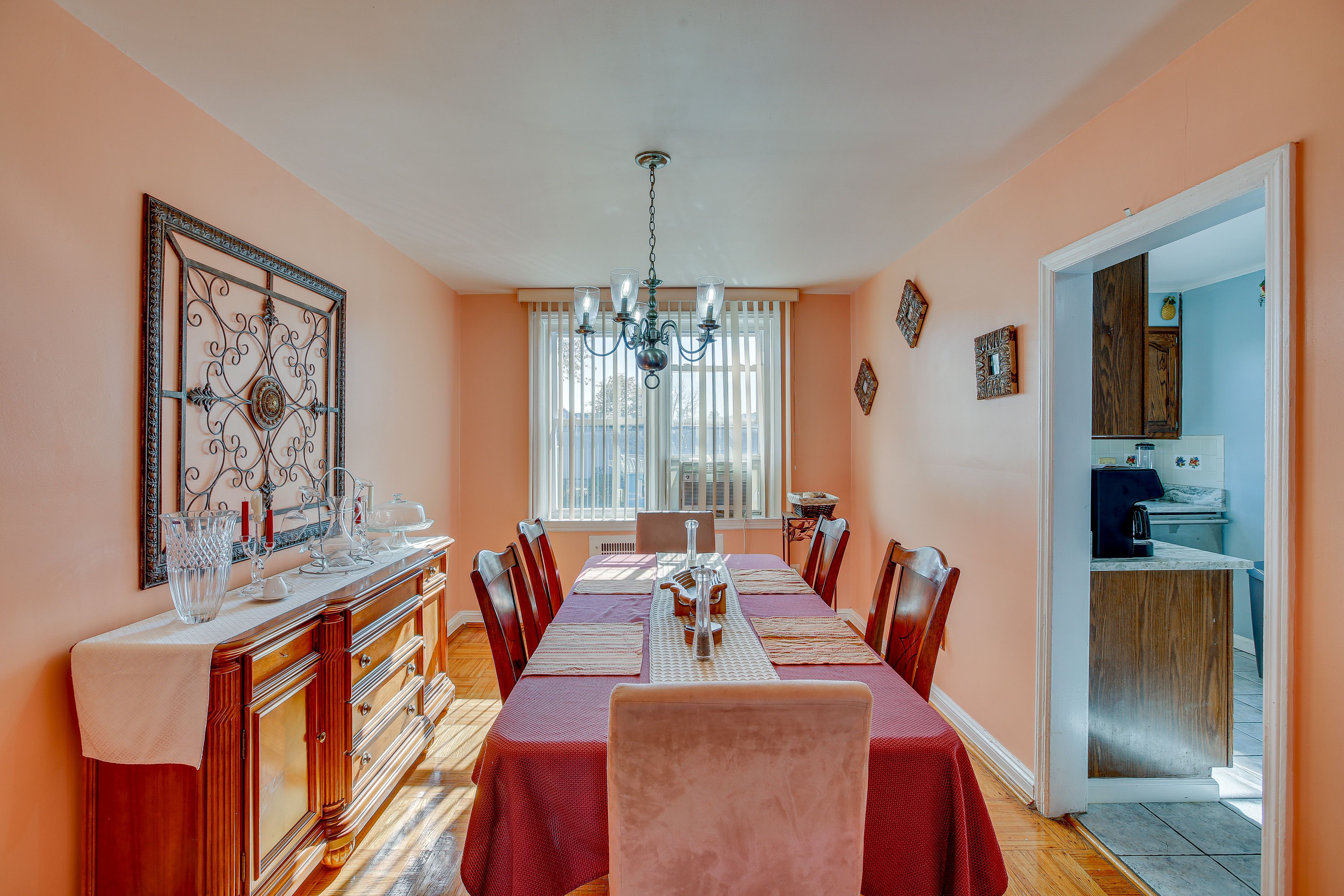 Dining Area | Dishware & Flatware Provided