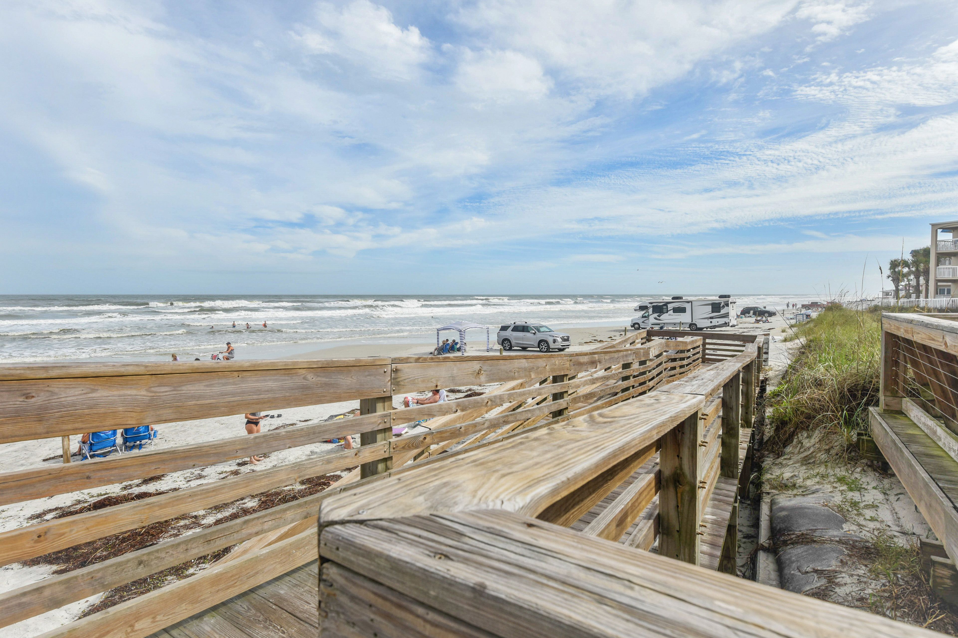 0.3 Mi to Beach Access