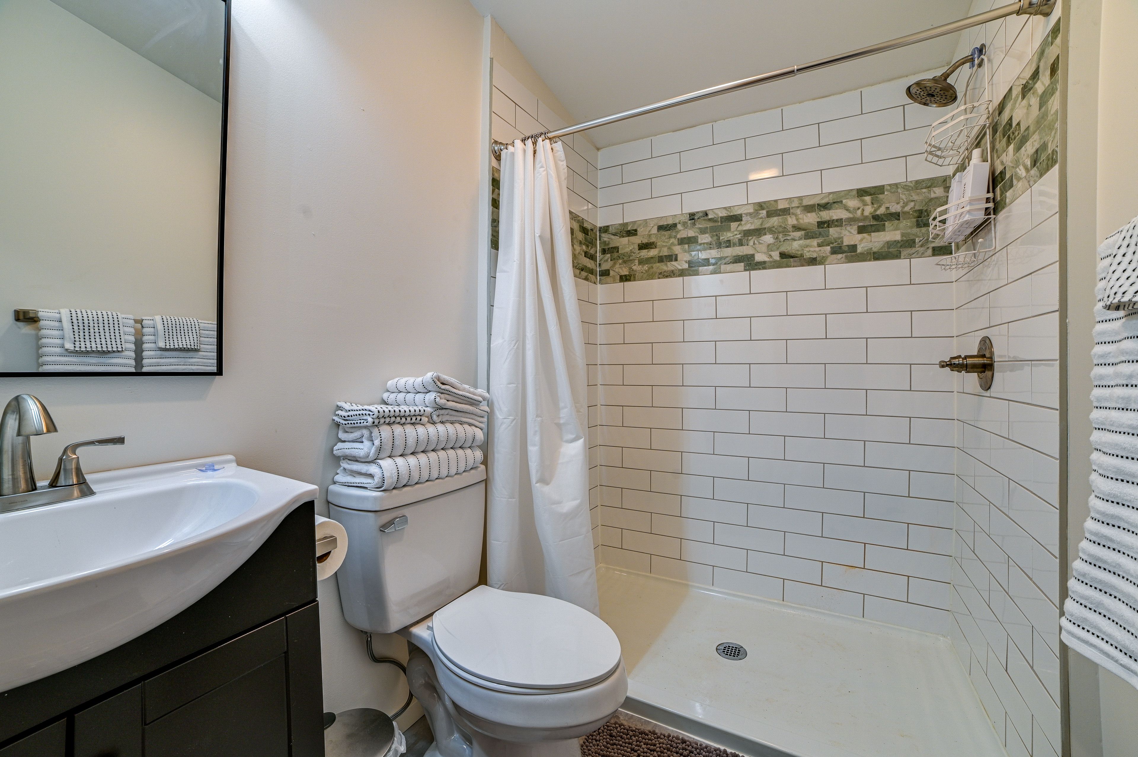 Full Bathroom | Walk-In Shower | Complimentary Toiletries | Towels Provided