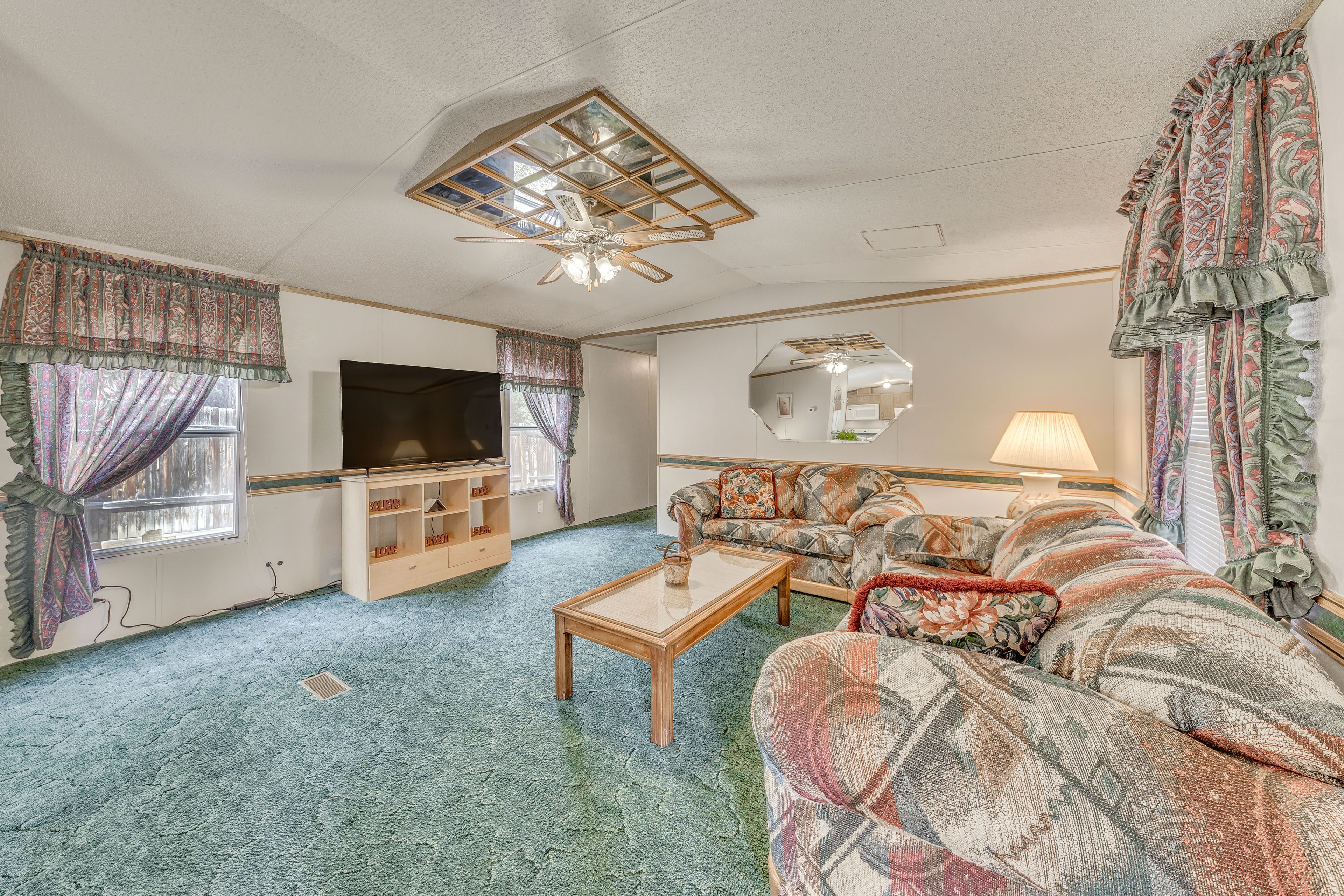 Interior | Central Heating & A/C | Free WiFi