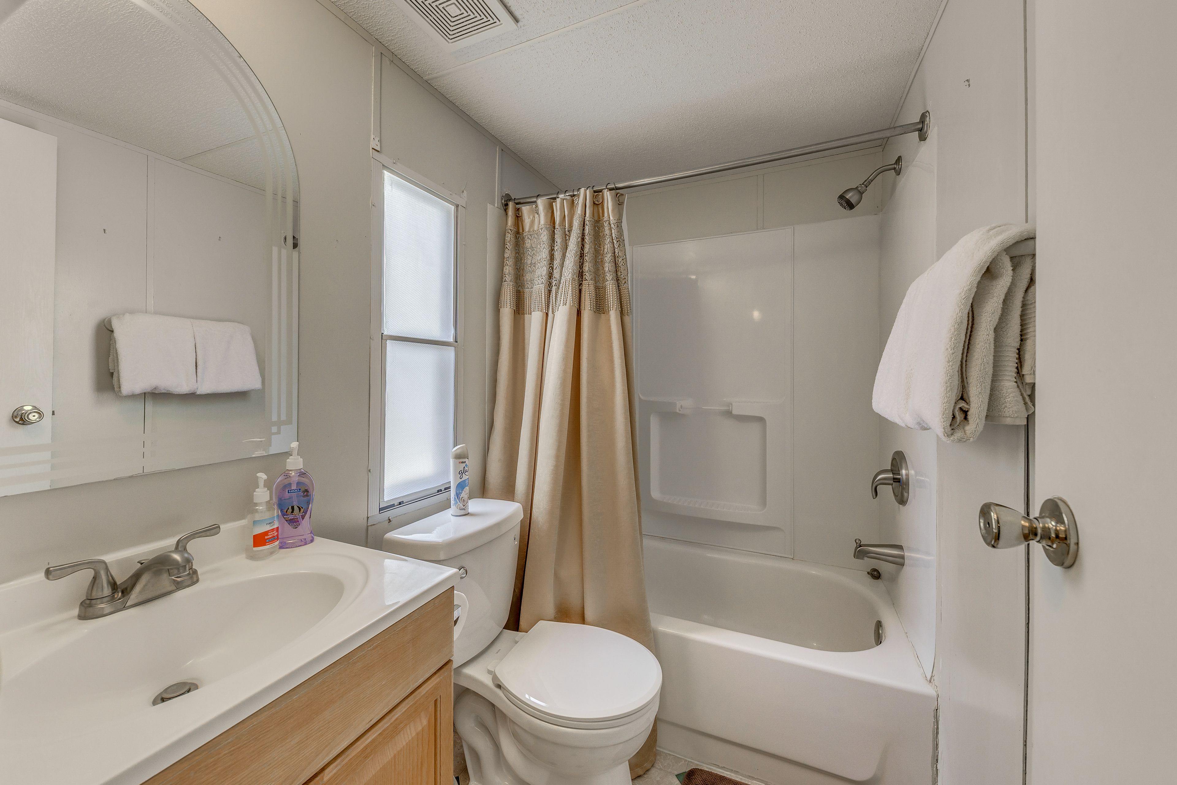 Full Bathroom | Hair Dryer