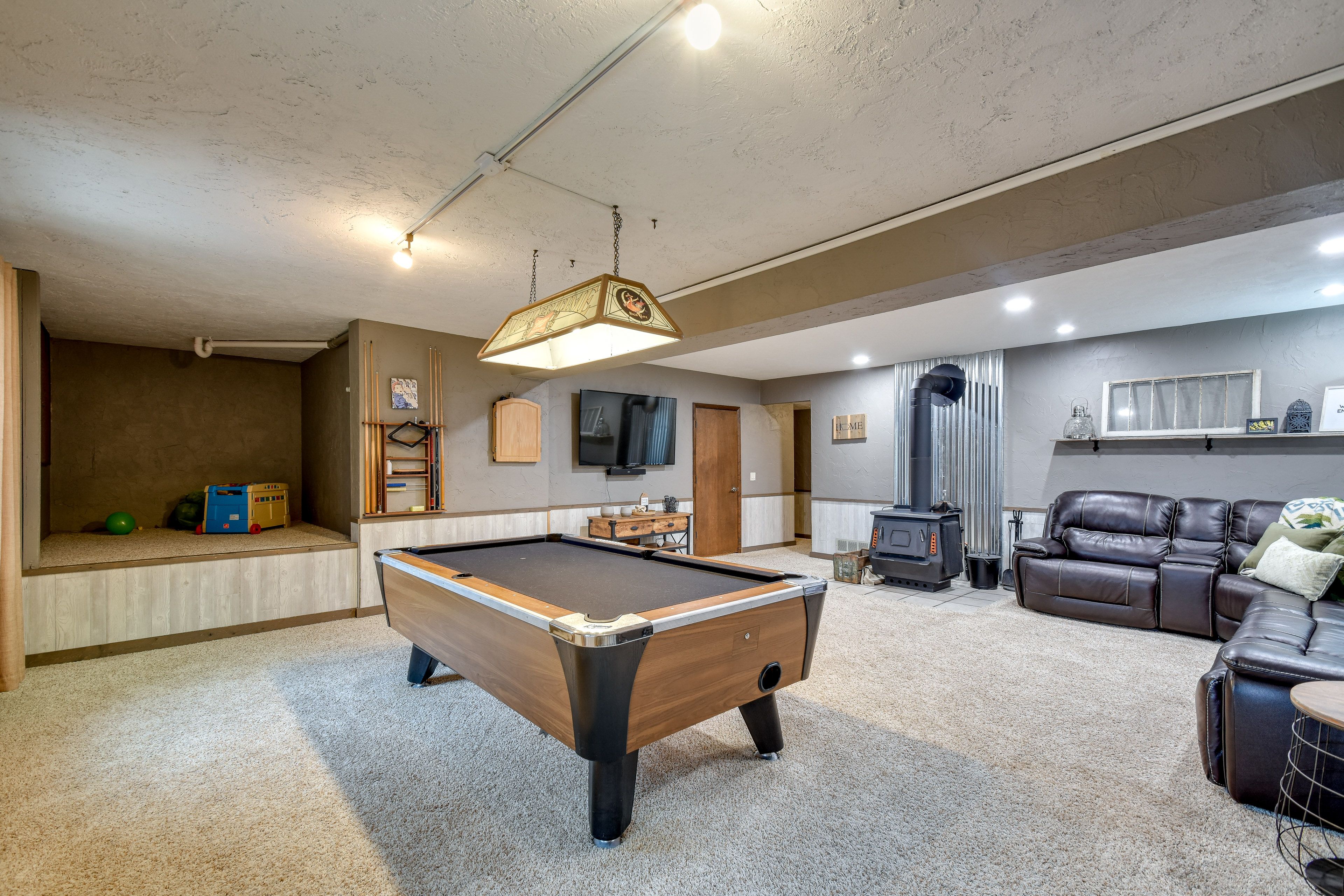 Game Room | Basement | Flat-Screen TV w/ DVD Player | Gas Stove