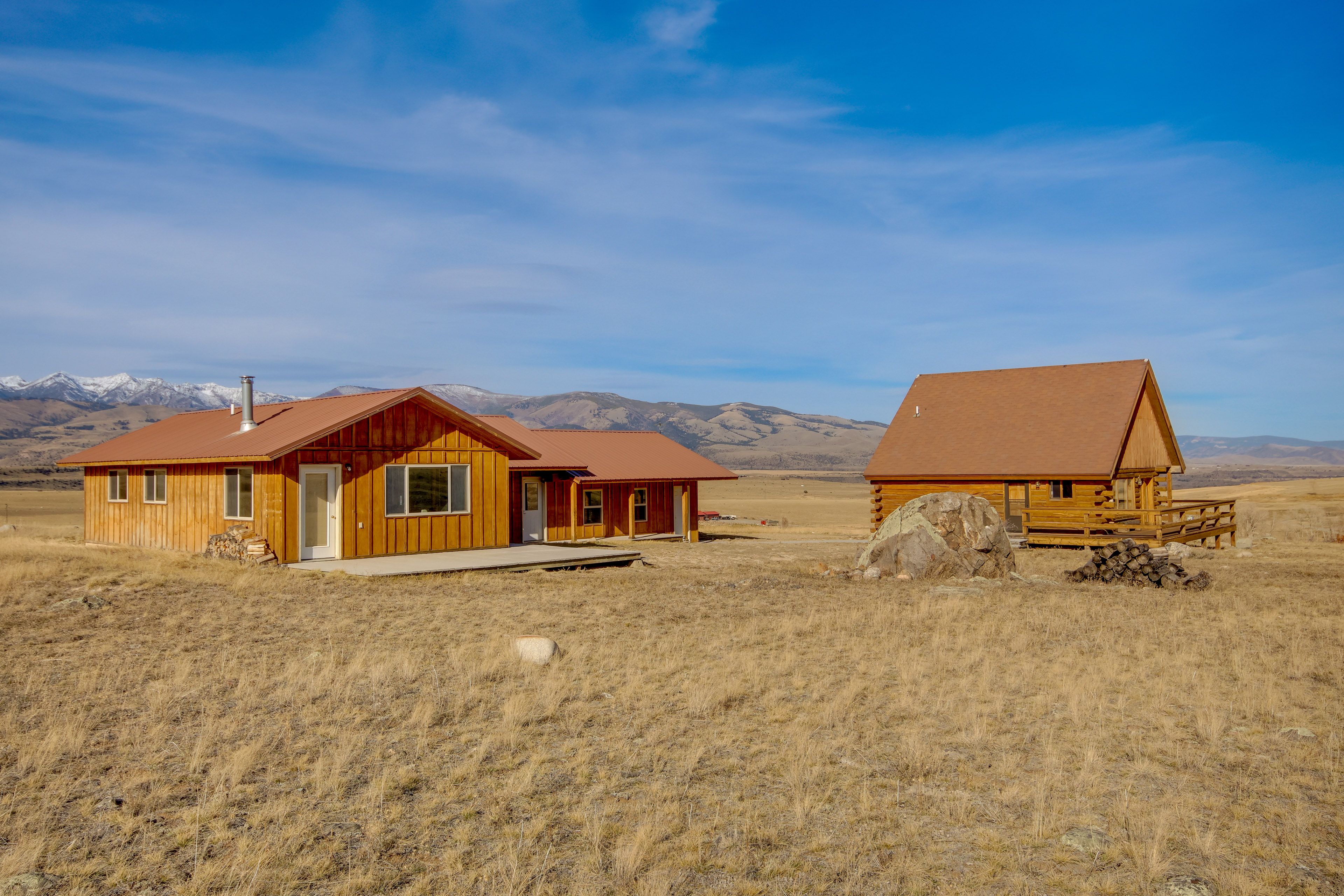 Property Exterior | Driveway Parking (3 Vehicles) | RV/Trailer Parking