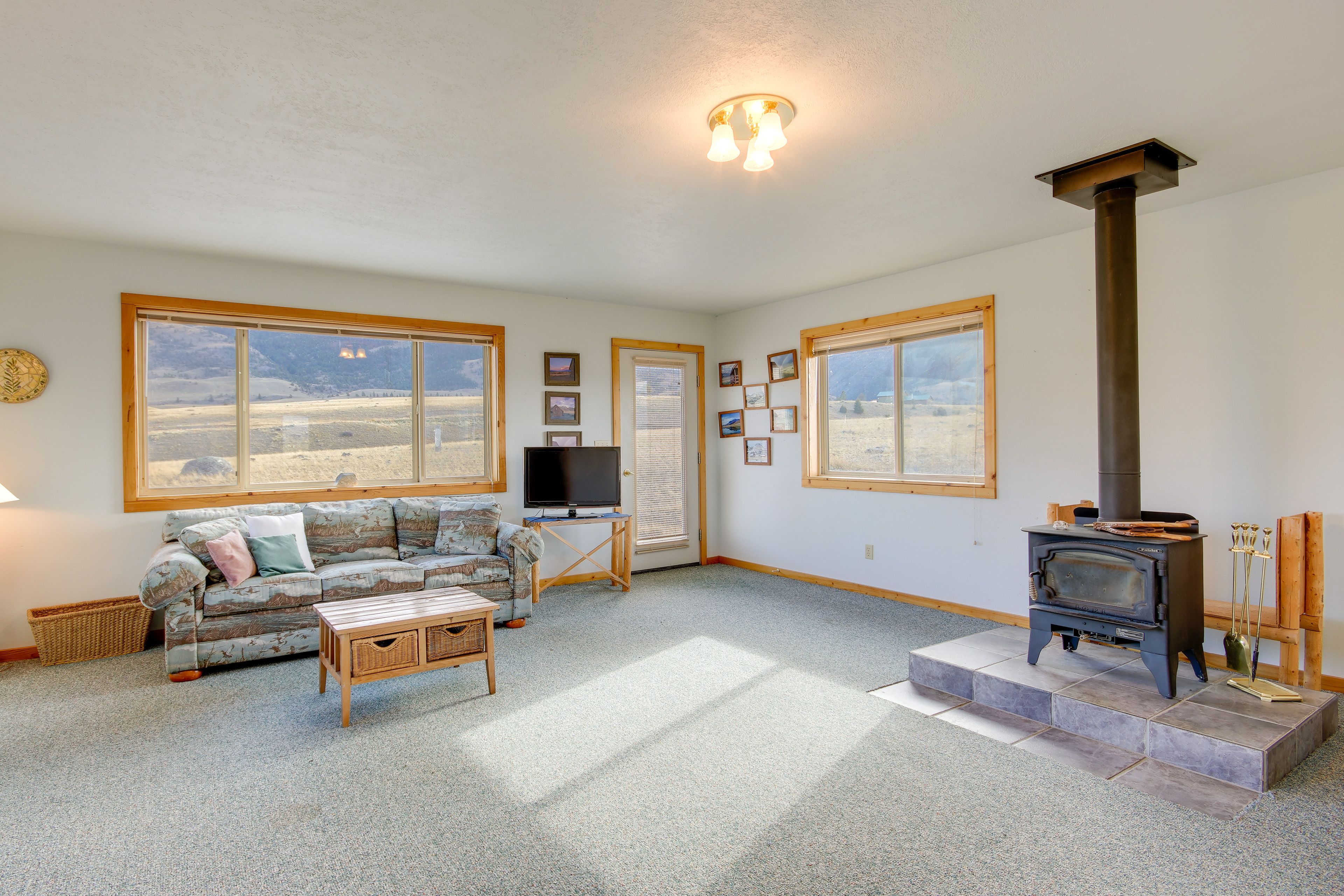 Annex Living Room | Queen Sleeper Sofa | Smart TV | Wood-Burning Stove