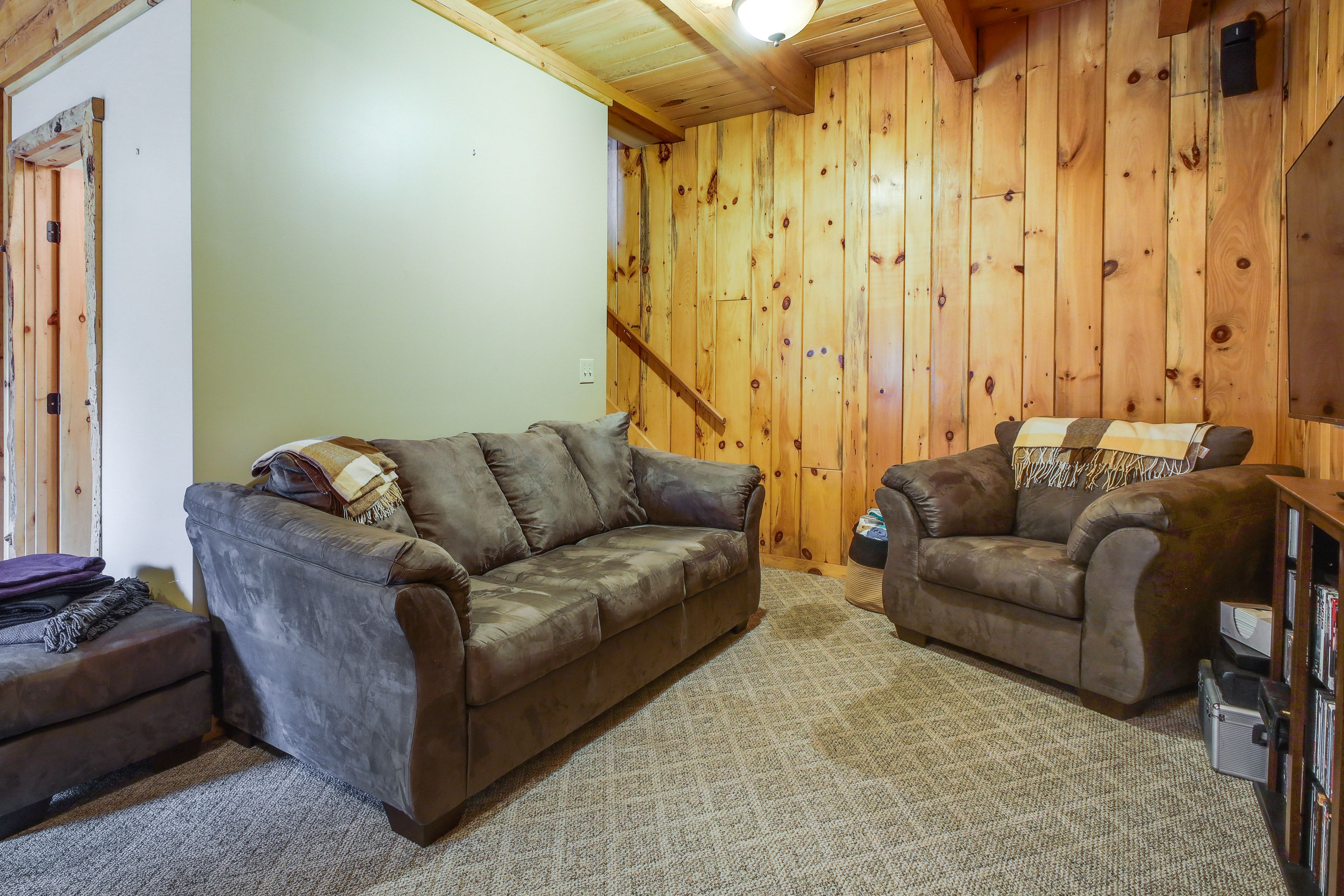 Downstairs Living Area | Ground Floor | Wood-Burning Stove | Smart TV w/ Cable