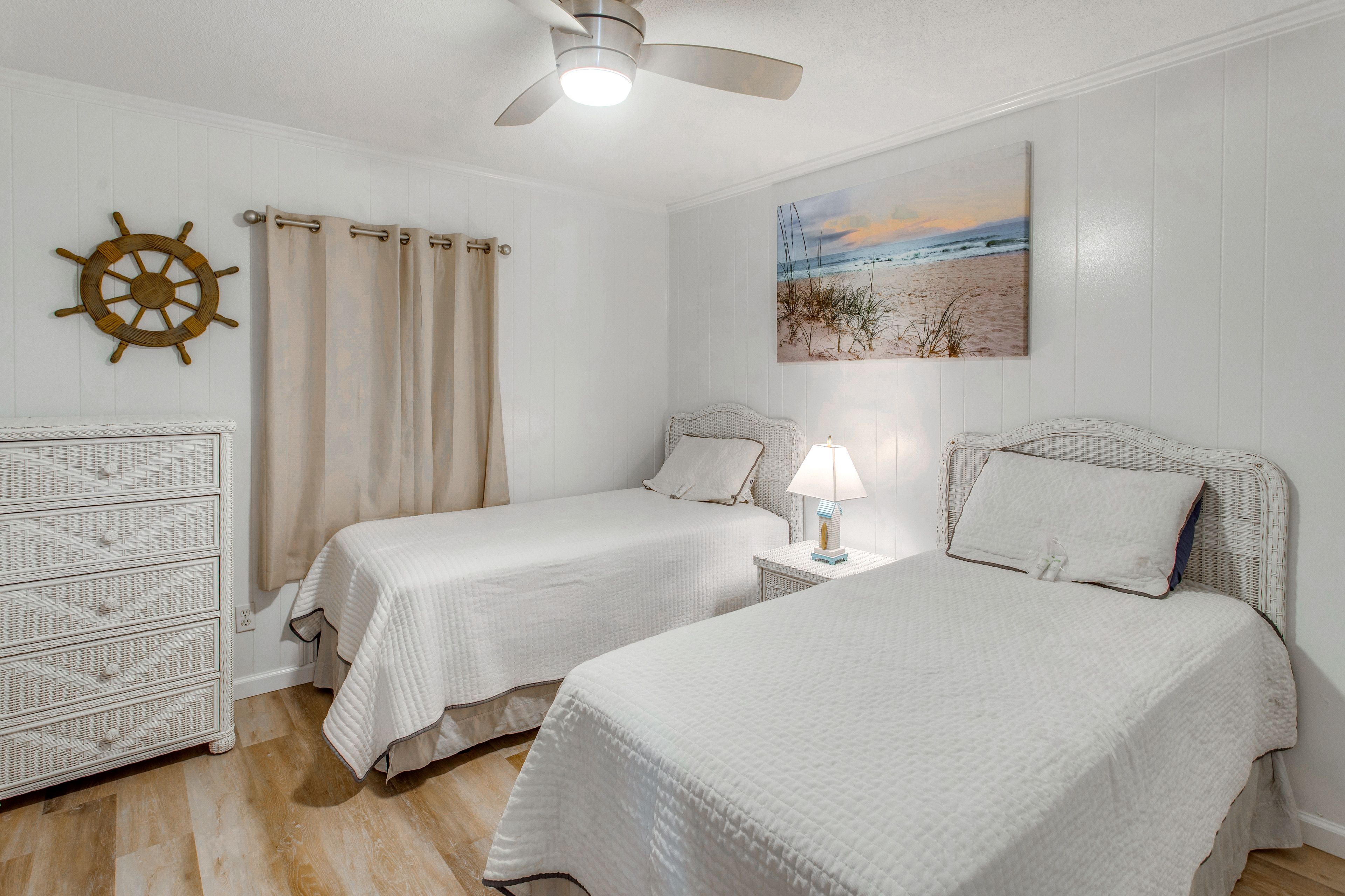 Bedroom 2 | 2 Twin Beds