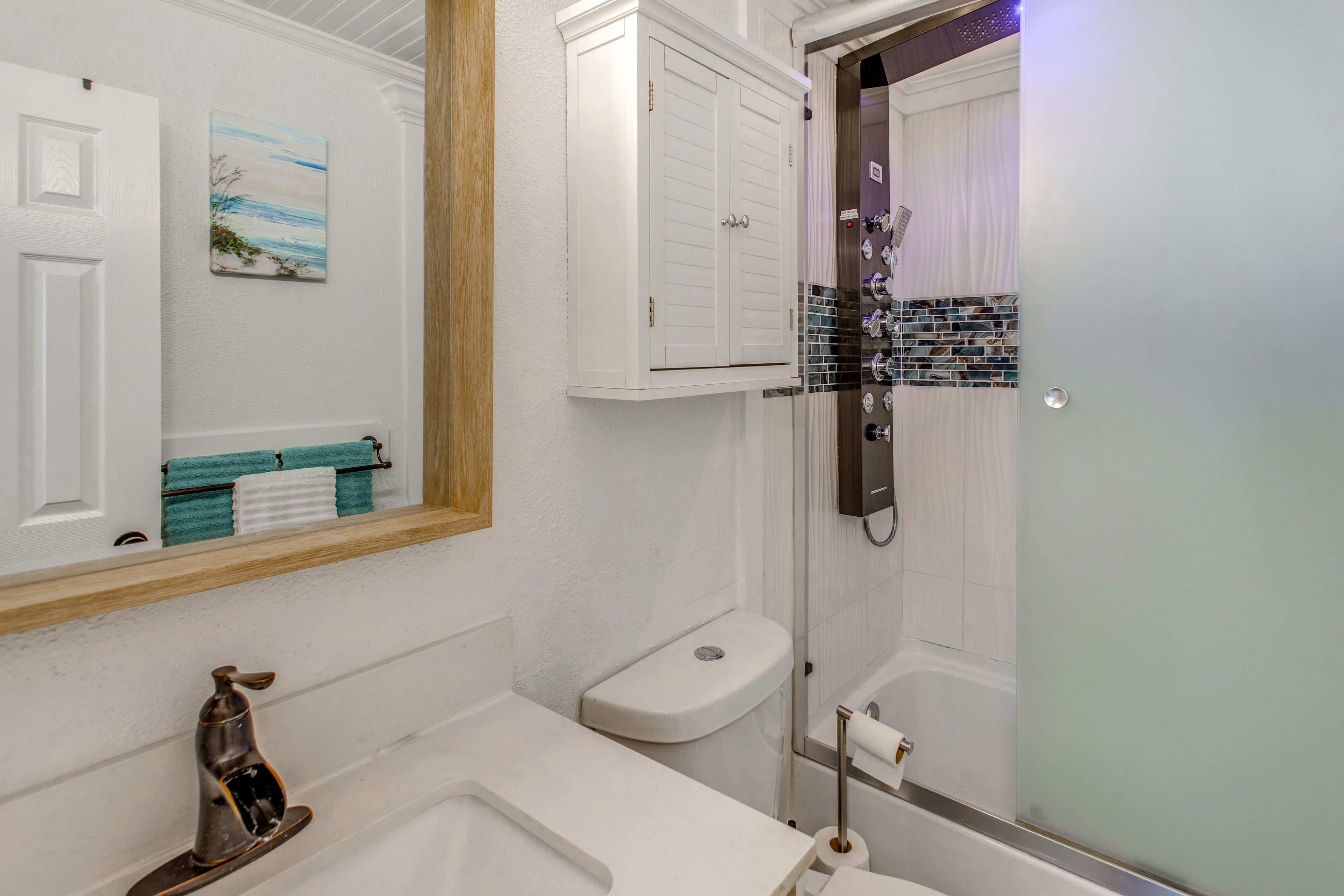 Full Bathroom | Shower/Tub Combo