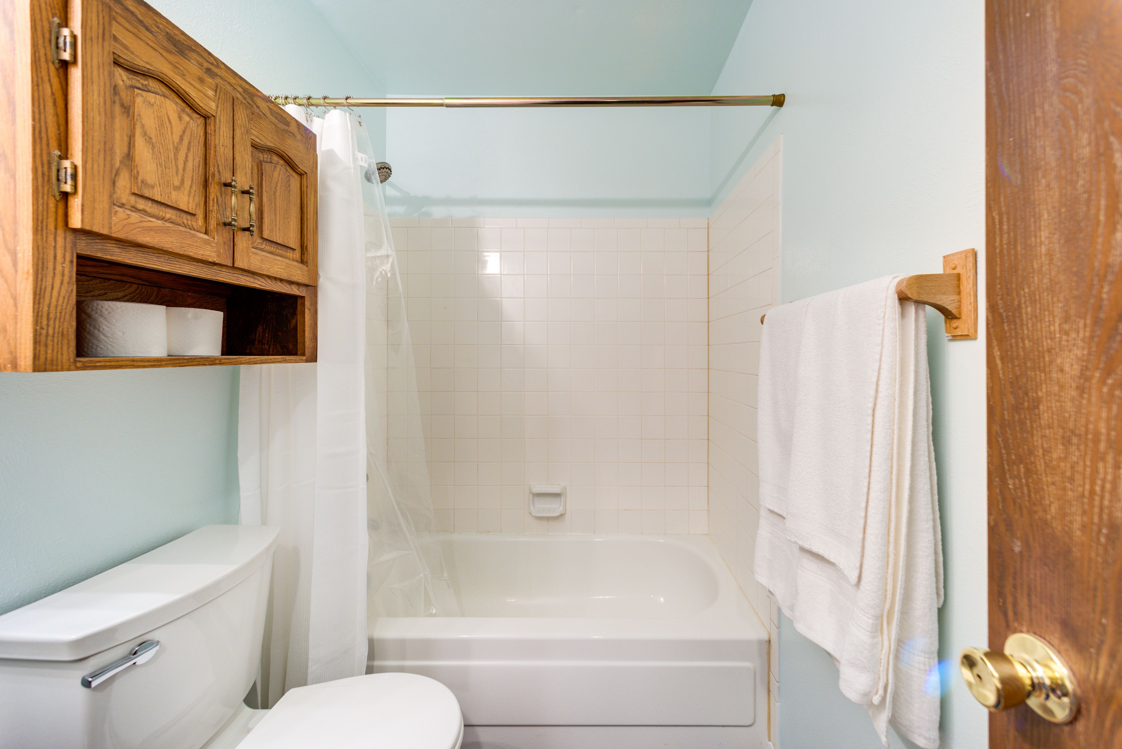 Full Bath | Towels Provided