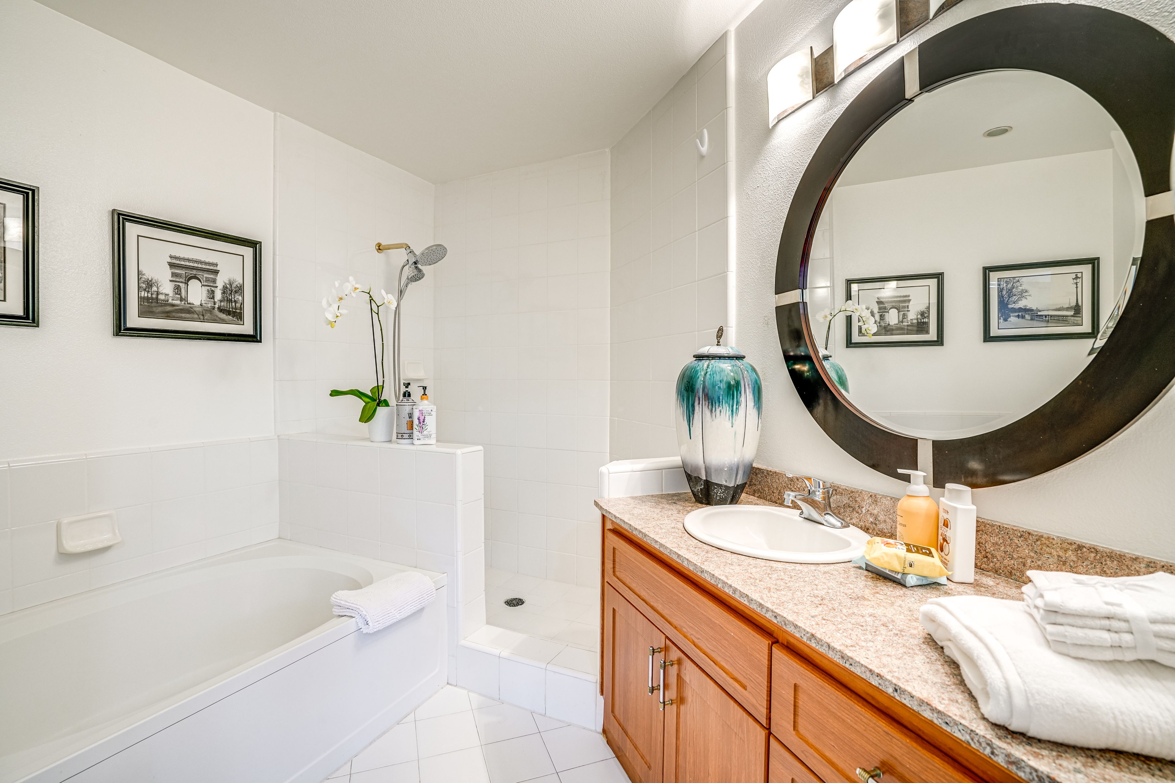 En-Suite Bathroom | Towels Provided