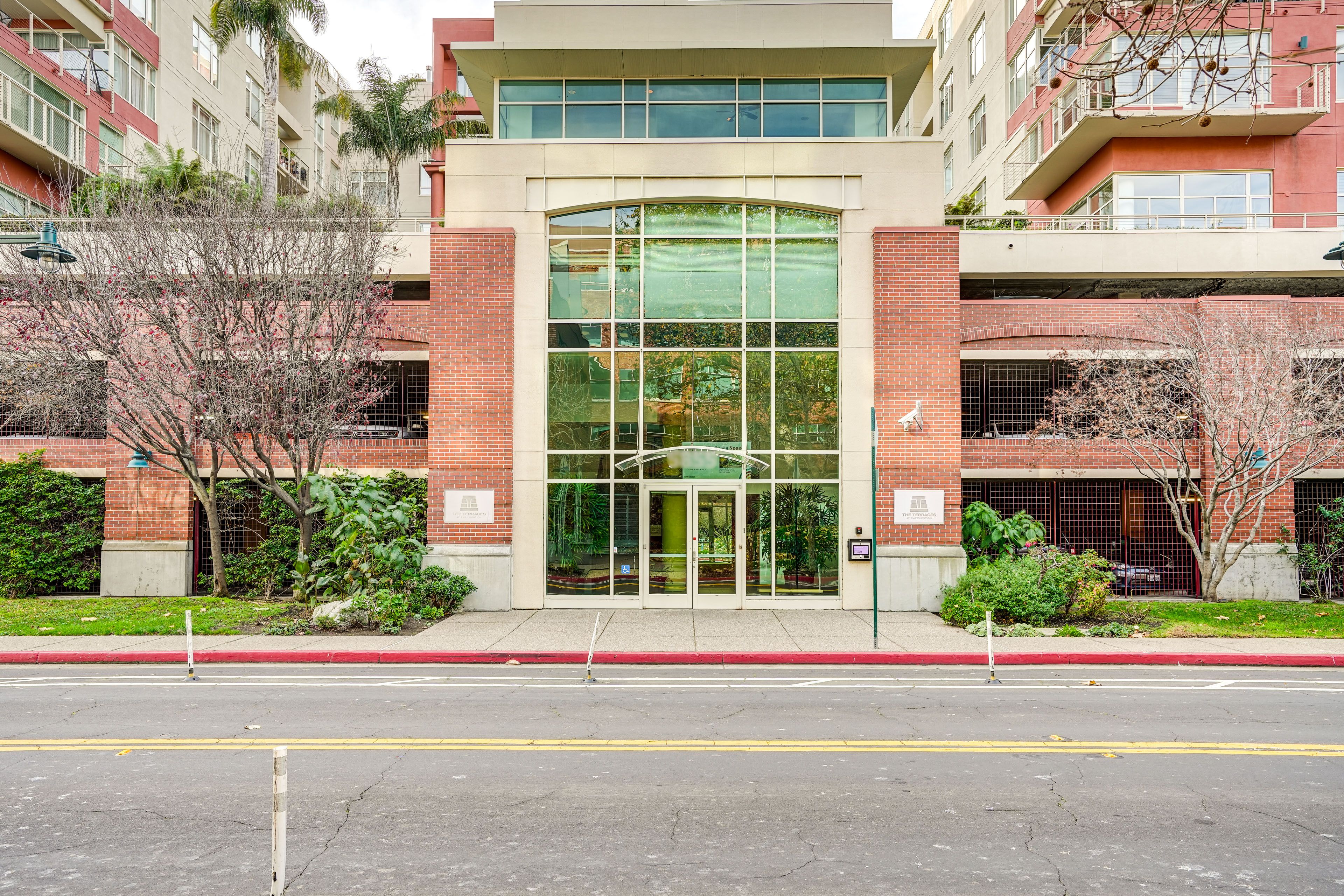 Parking | Community Garage (1 Vehicle)
