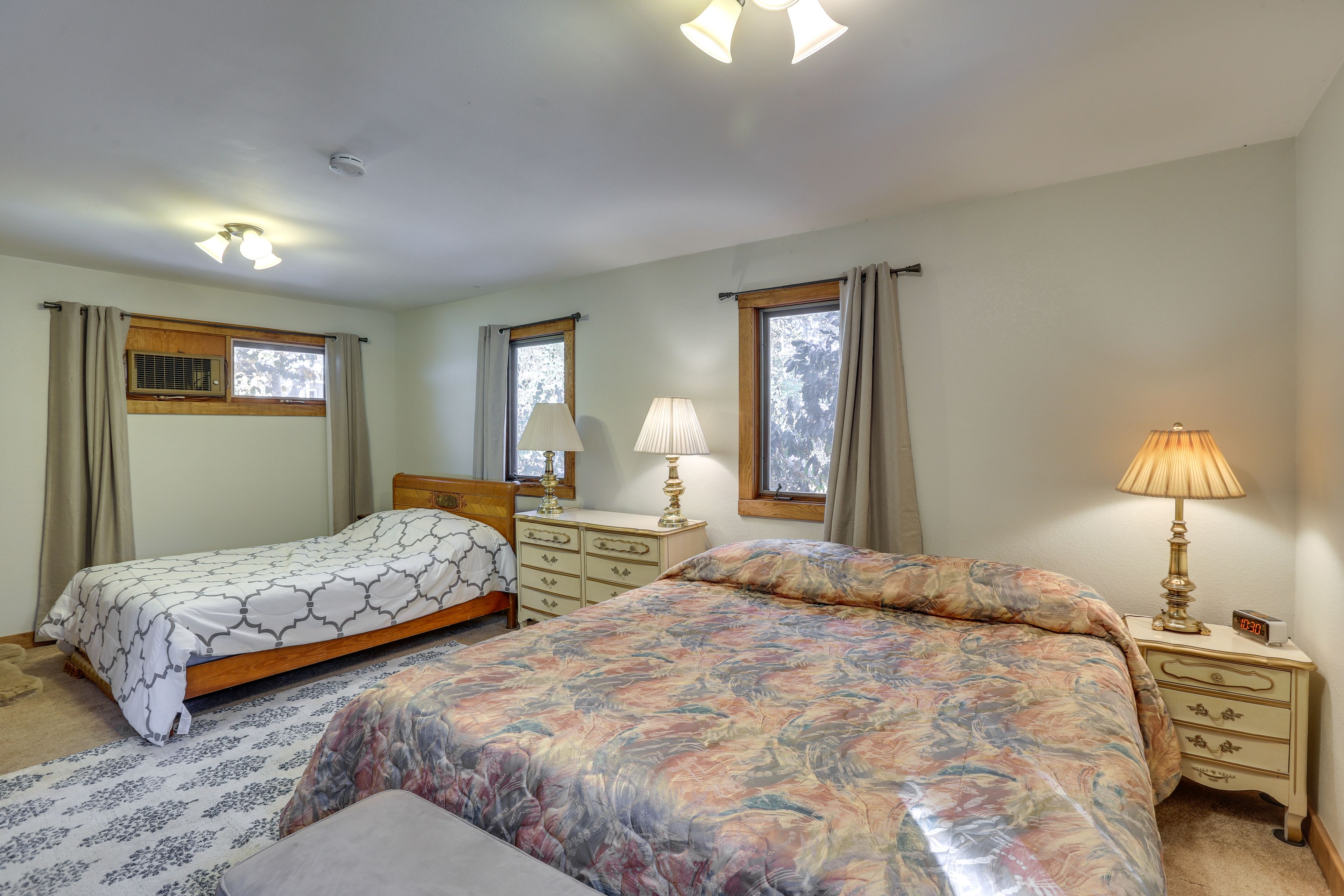 Bedroom 1 | King Bed | Full Bed