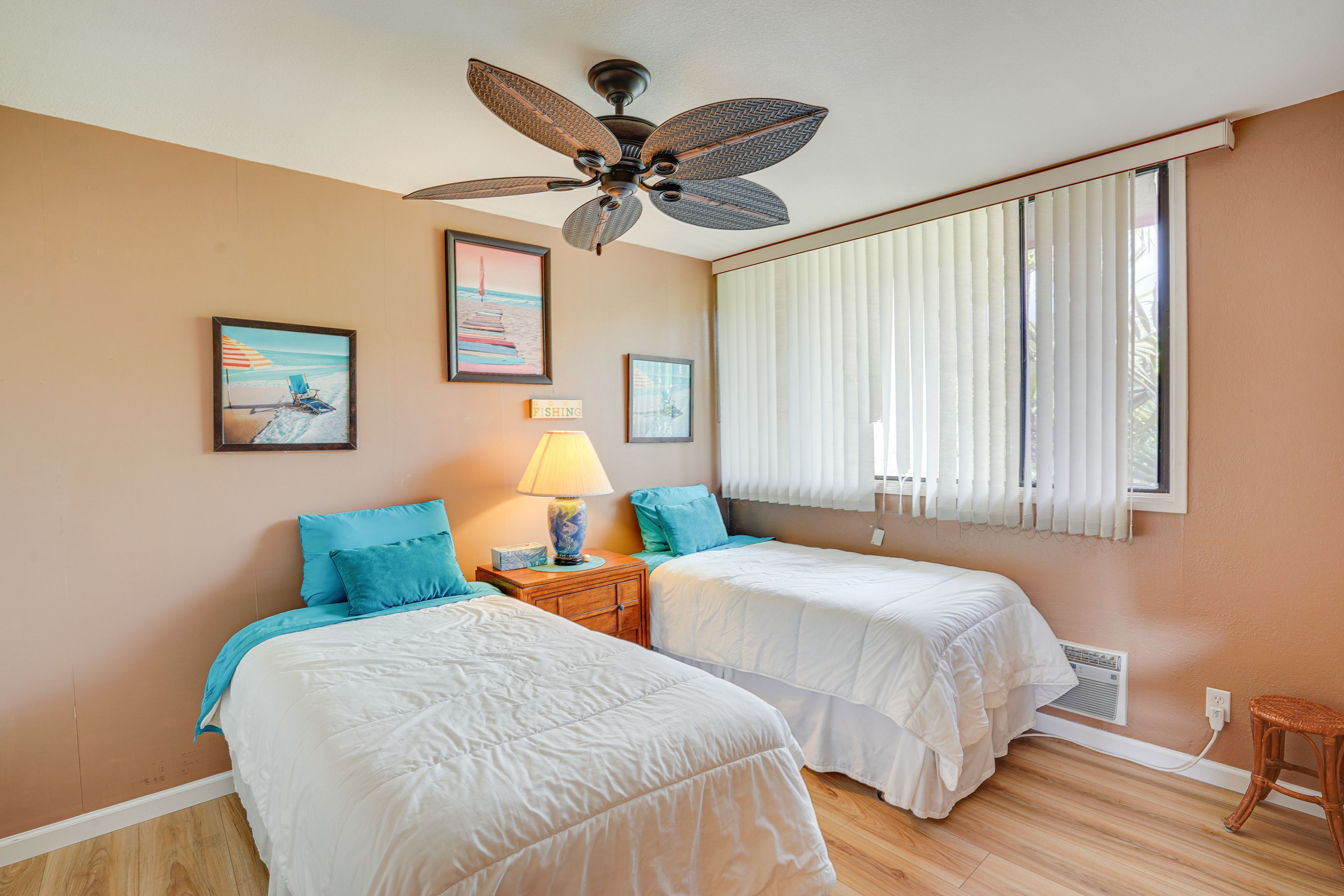 Bedroom 2 | 2 Twin Beds