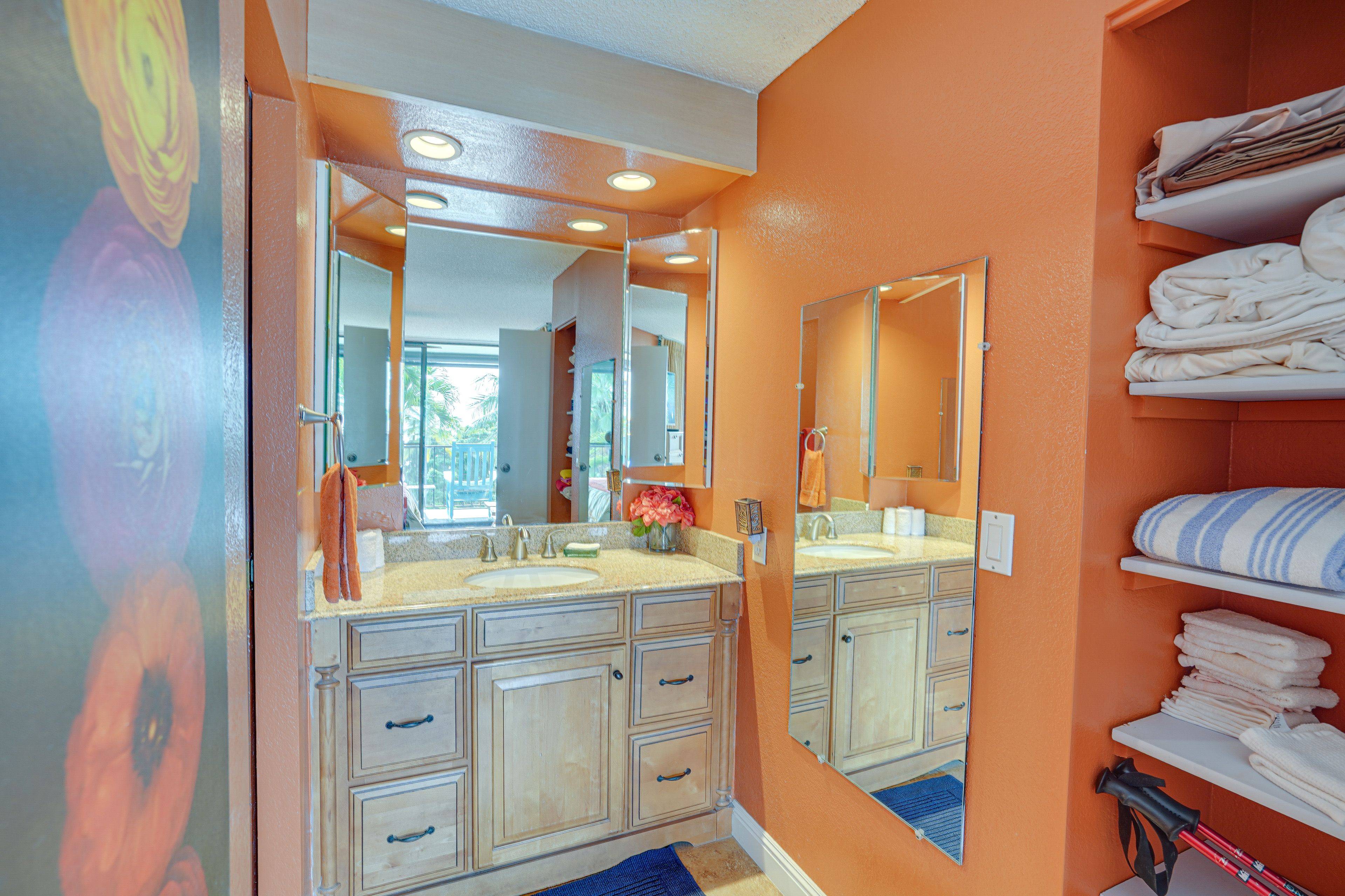 Full Bathroom | Complimentary Toiletries