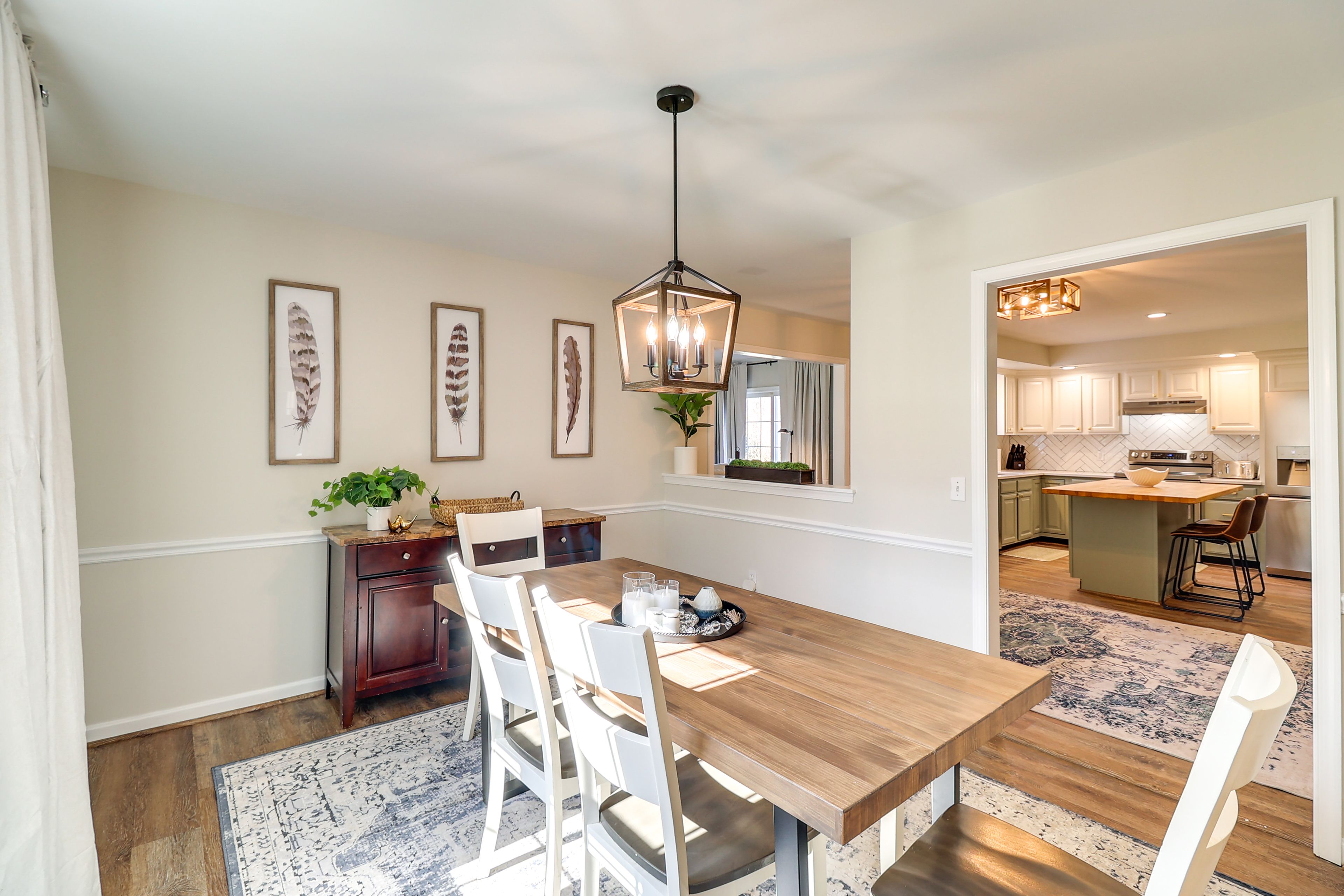 Dining Area | Dishware/Flatware Provided | Main Level