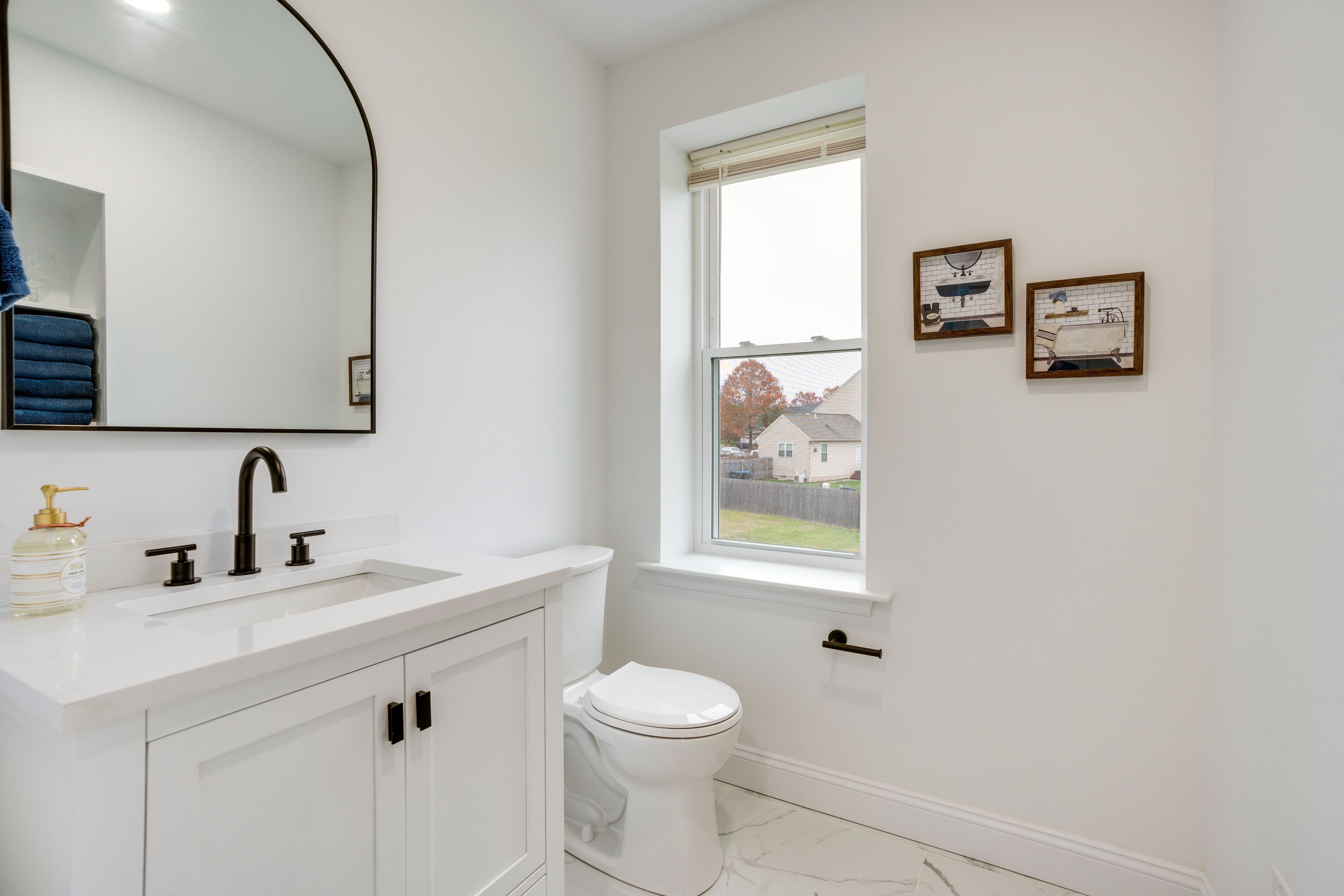 Full Bath | 2nd Floor