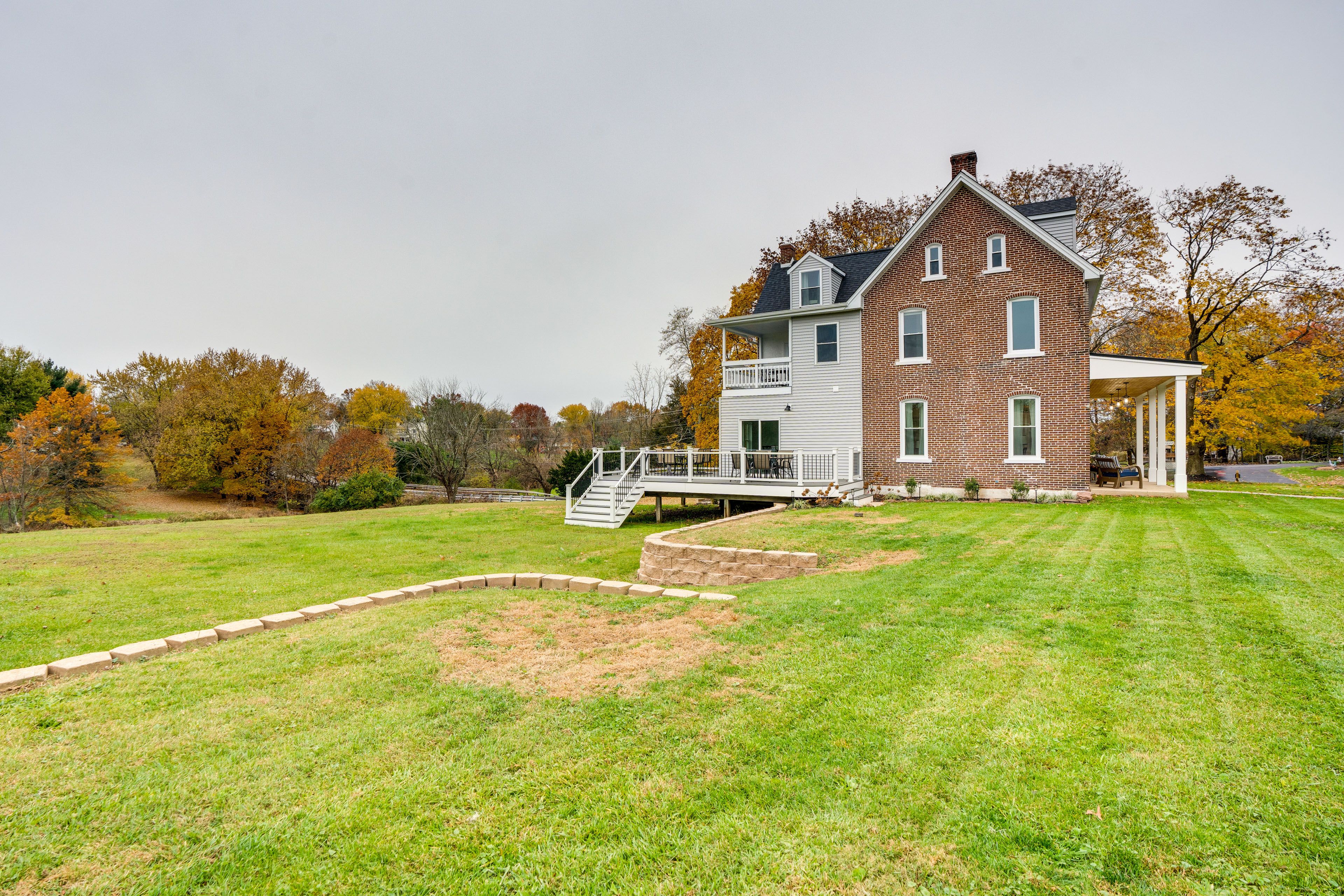 Home Exterior | Large Yard