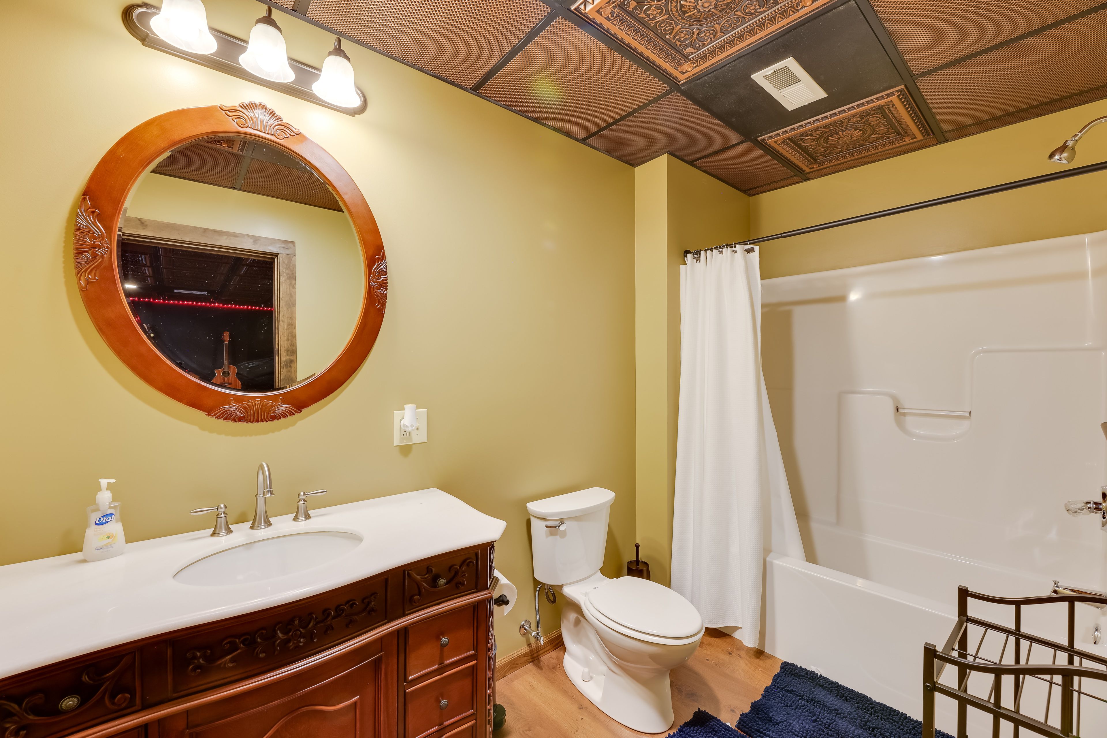 Full Bathroom | Lower Level