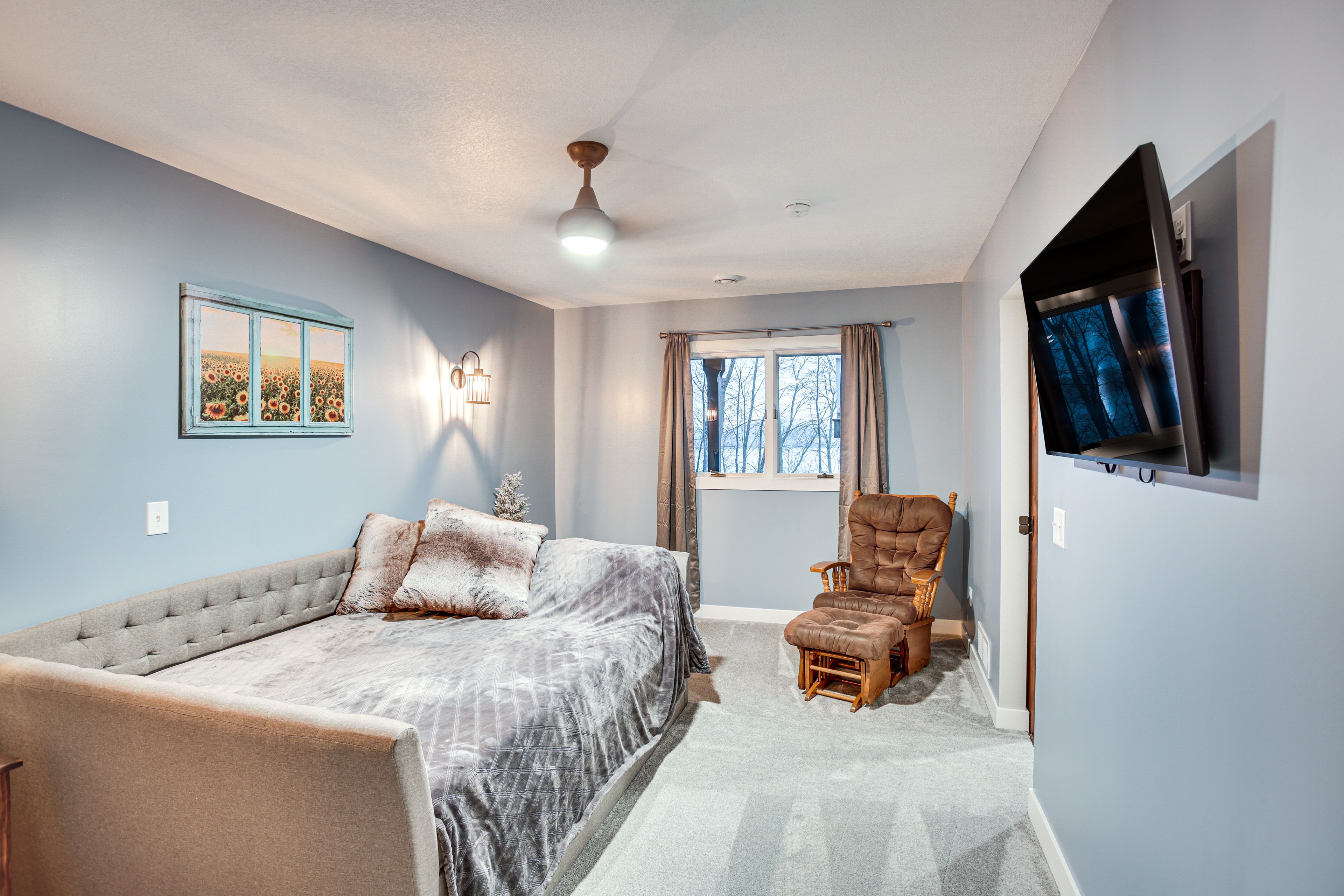 Bedroom 2 | Queen Daybed | Linens Provided | Main Level