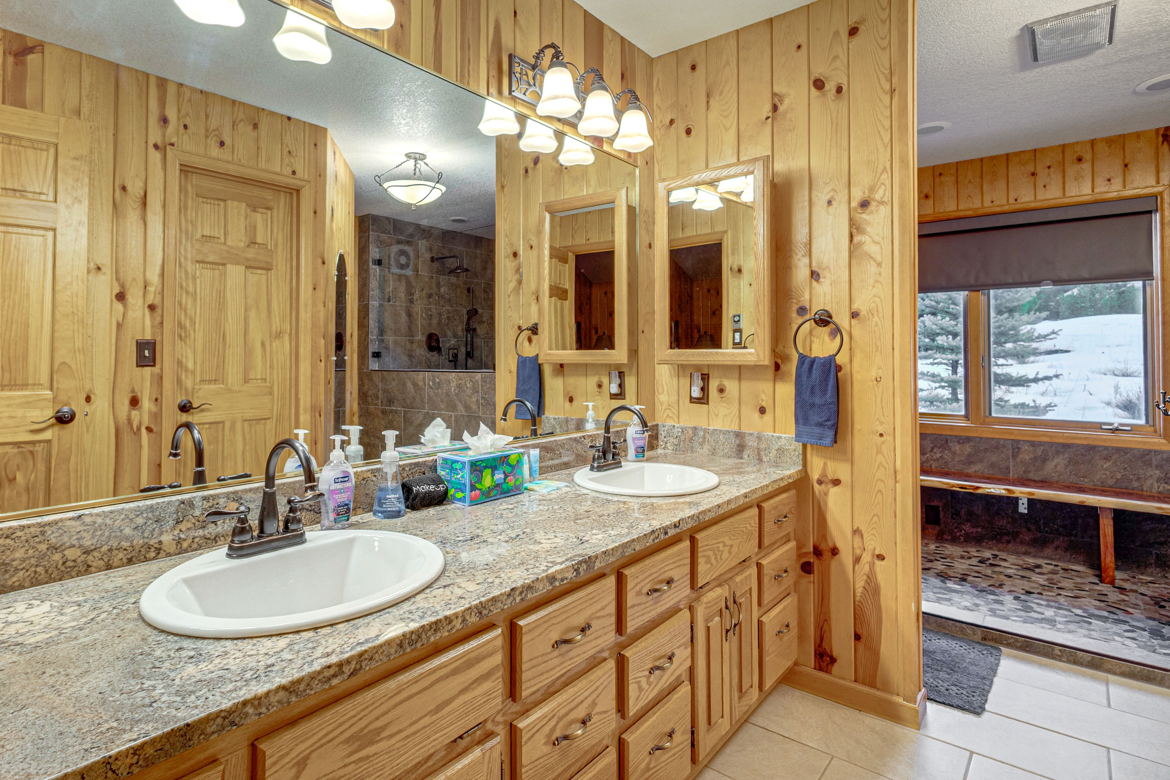 Full Bathroom | Main Floor