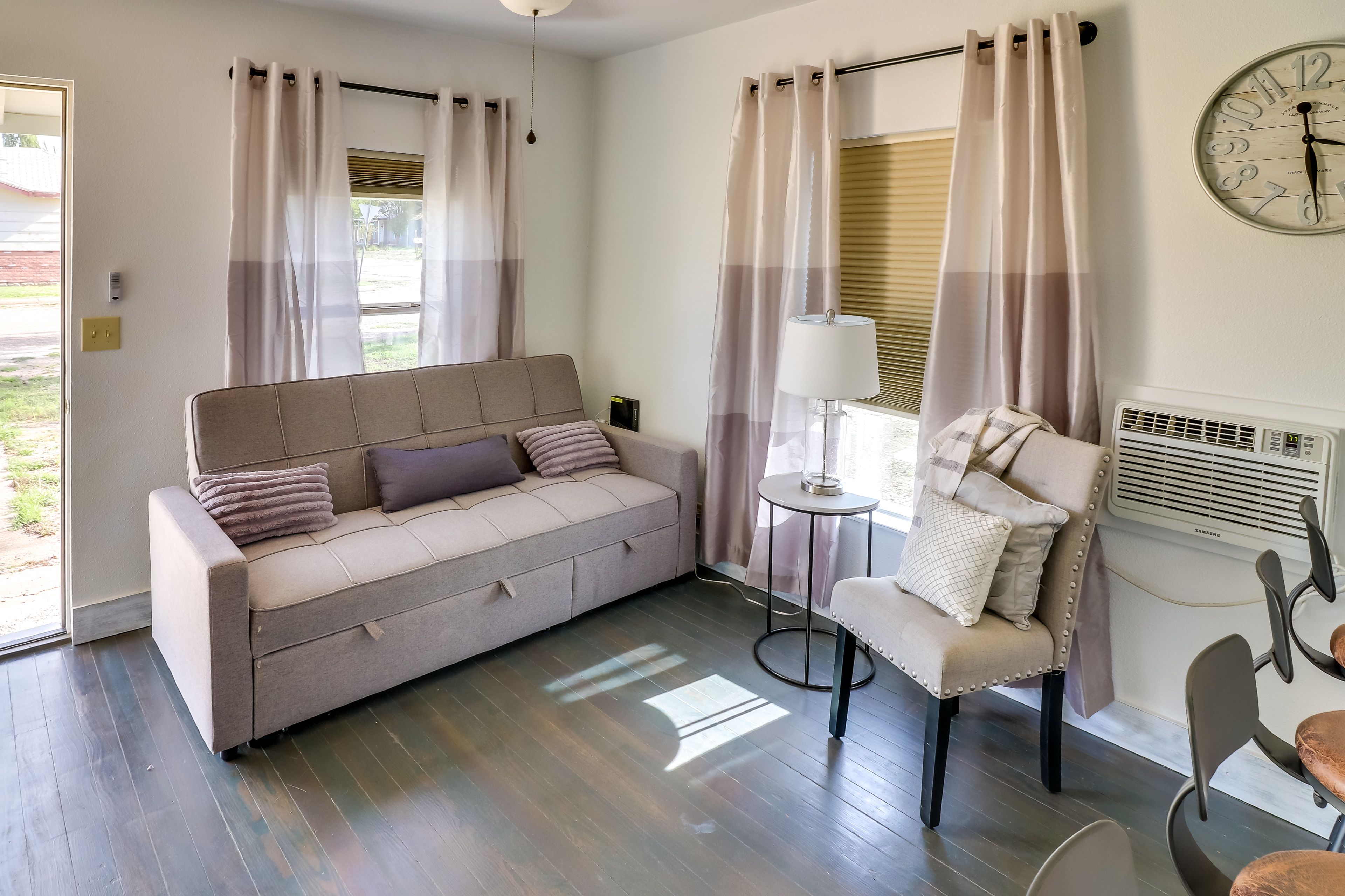 Living Area | Queen Futon | Smart TV w/ Cable