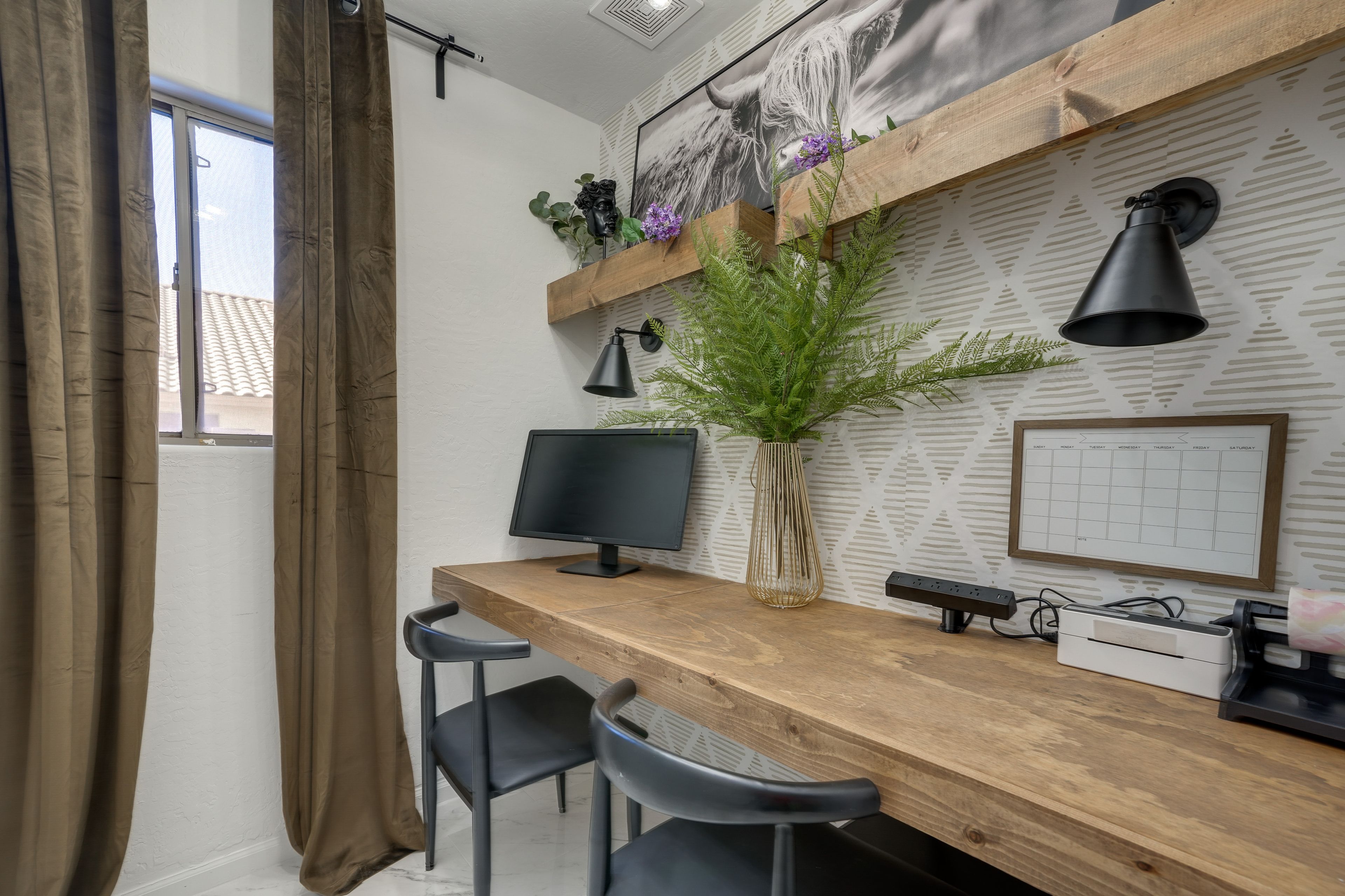 En-Suite Home Office | Access via Bedroom 7 | Free WiFi