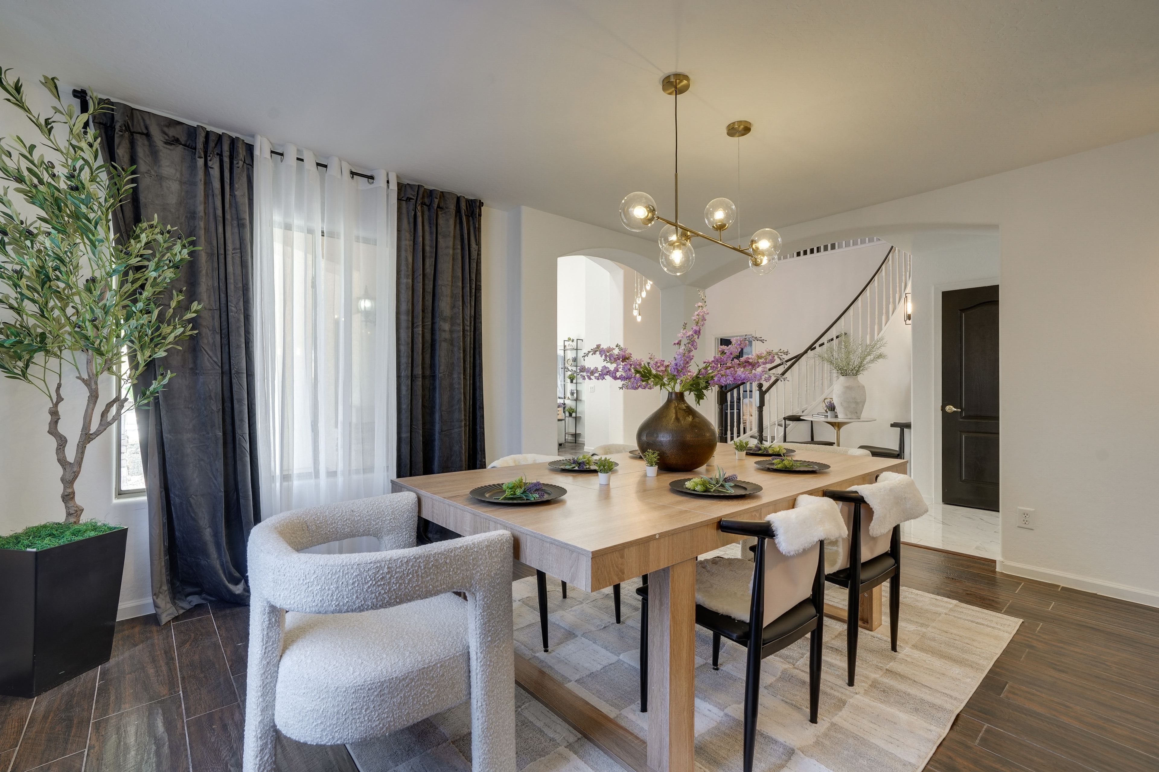 Dining Room | 1st Floor | Dishware & Flatware Provided