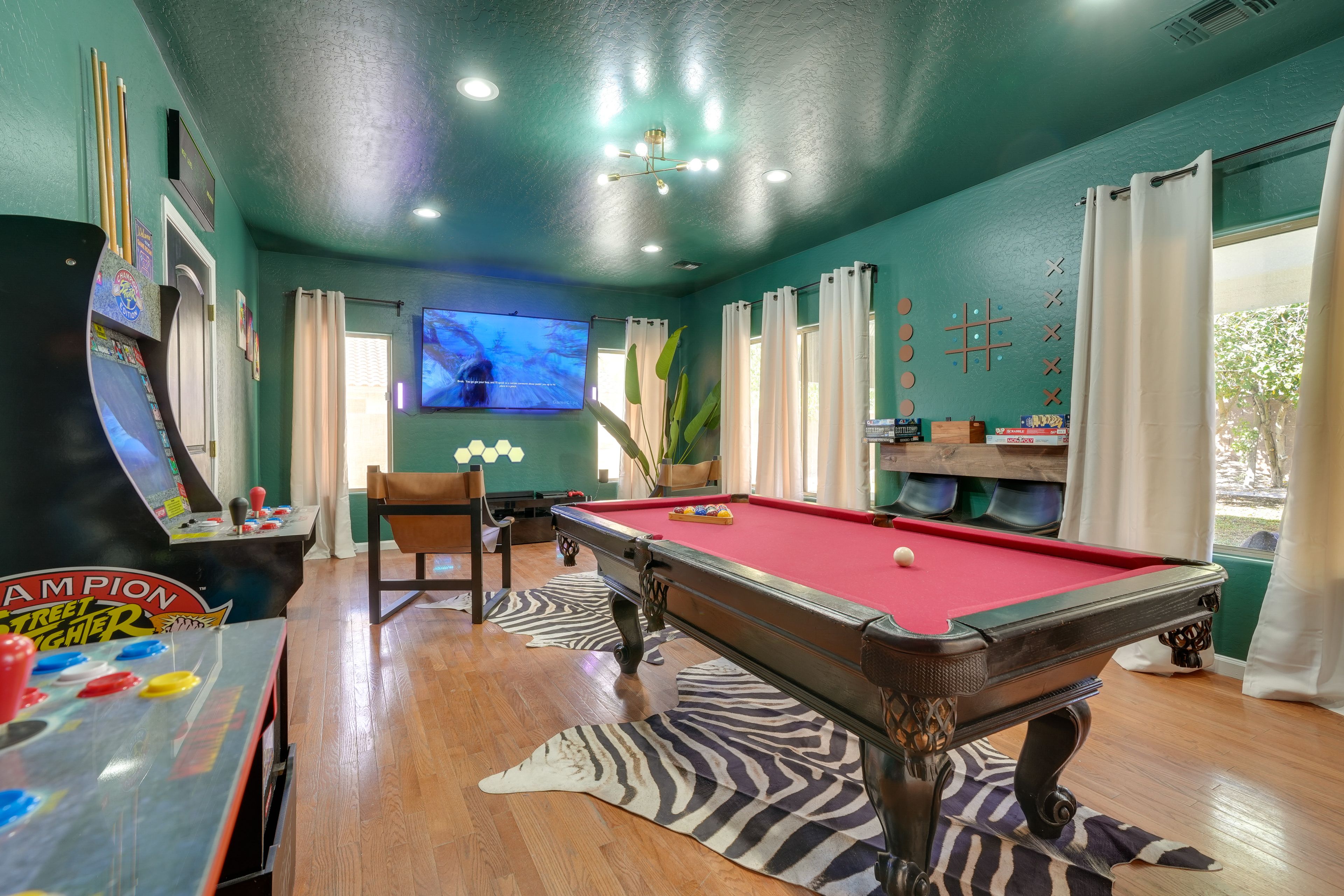 Game Room | 2-Story House | In-Unit Laundry | 14 Mi to State Farm Stadium