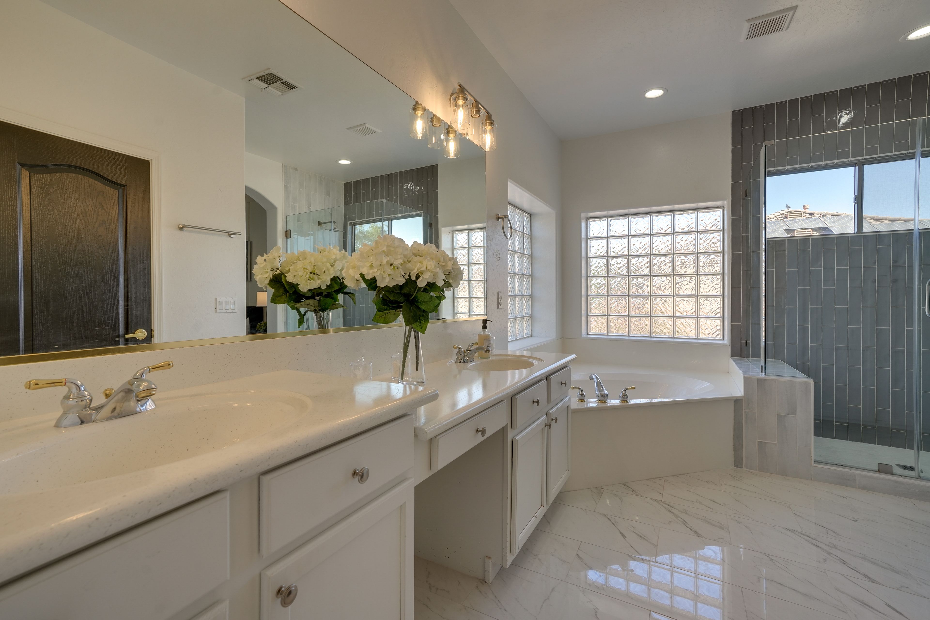 En-Suite Bathroom | Access via Bedroom 1 | Walk-In Closet