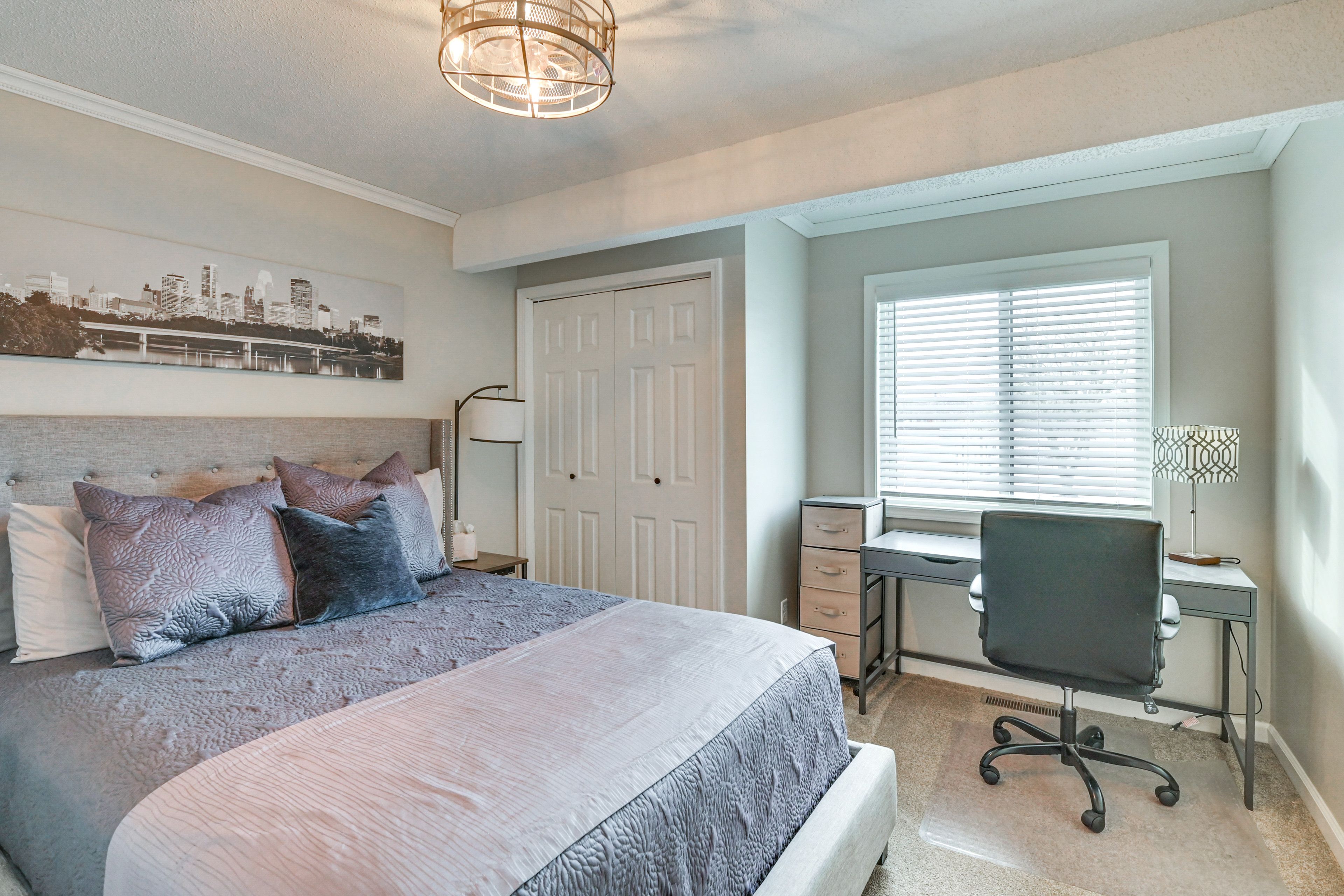 Bedroom 2 | Queen Bed | Workstation | 2nd Floor
