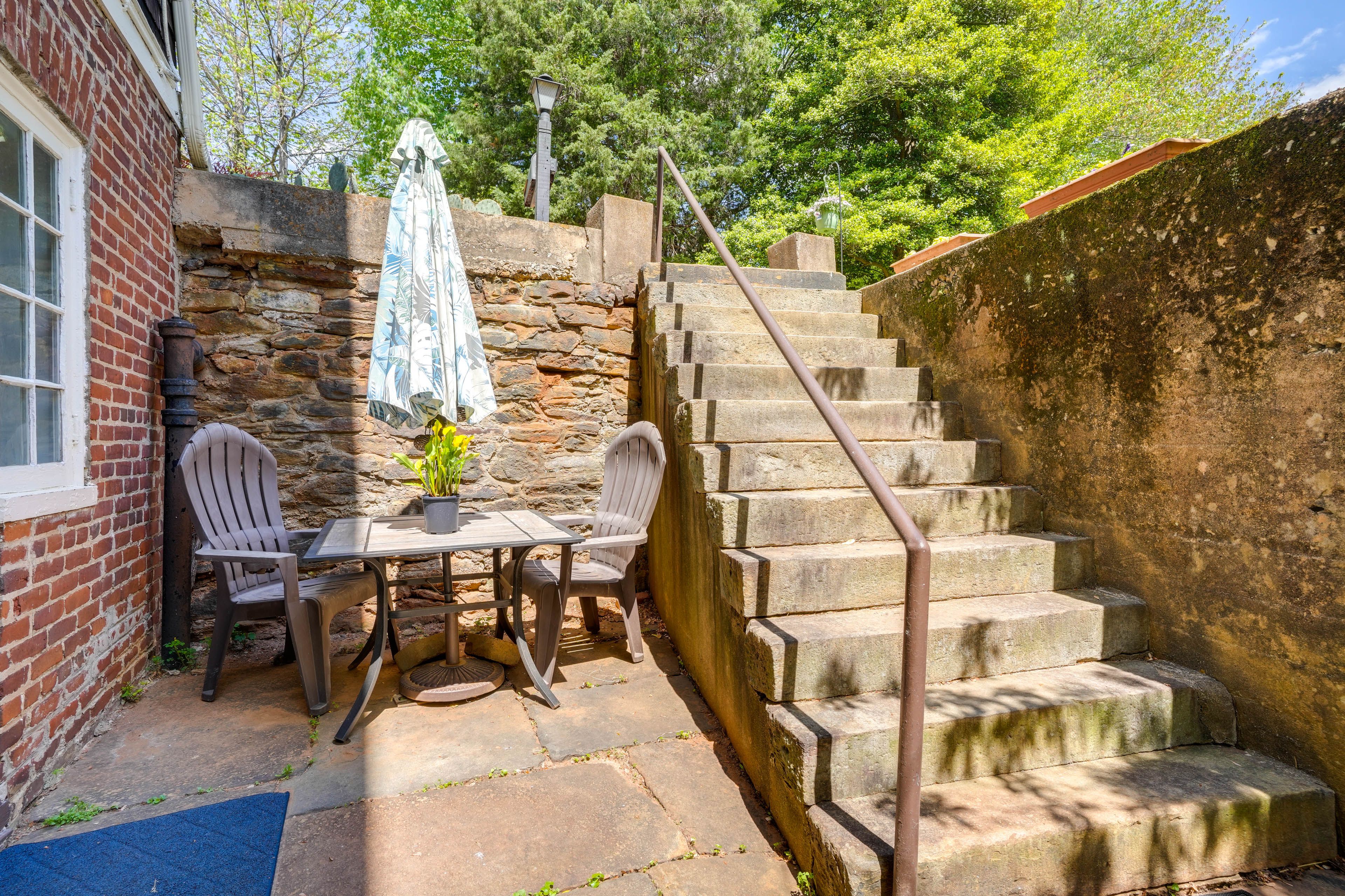Furnished Patio | Outdoor Dining Set | Gas Grill