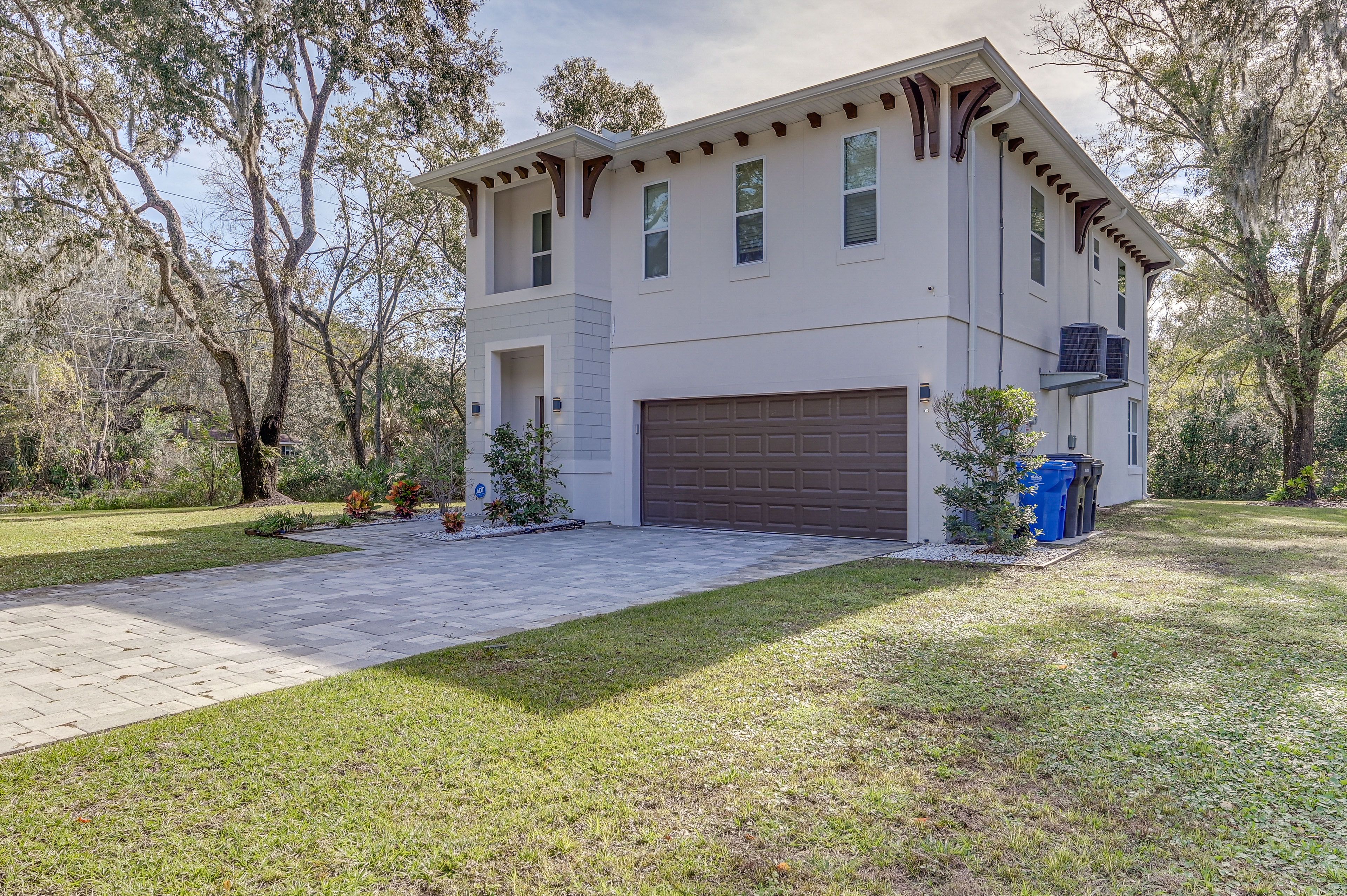Parking | Driveway (4 Vehicles) | RV/Trailer Parking | Free Street Parking