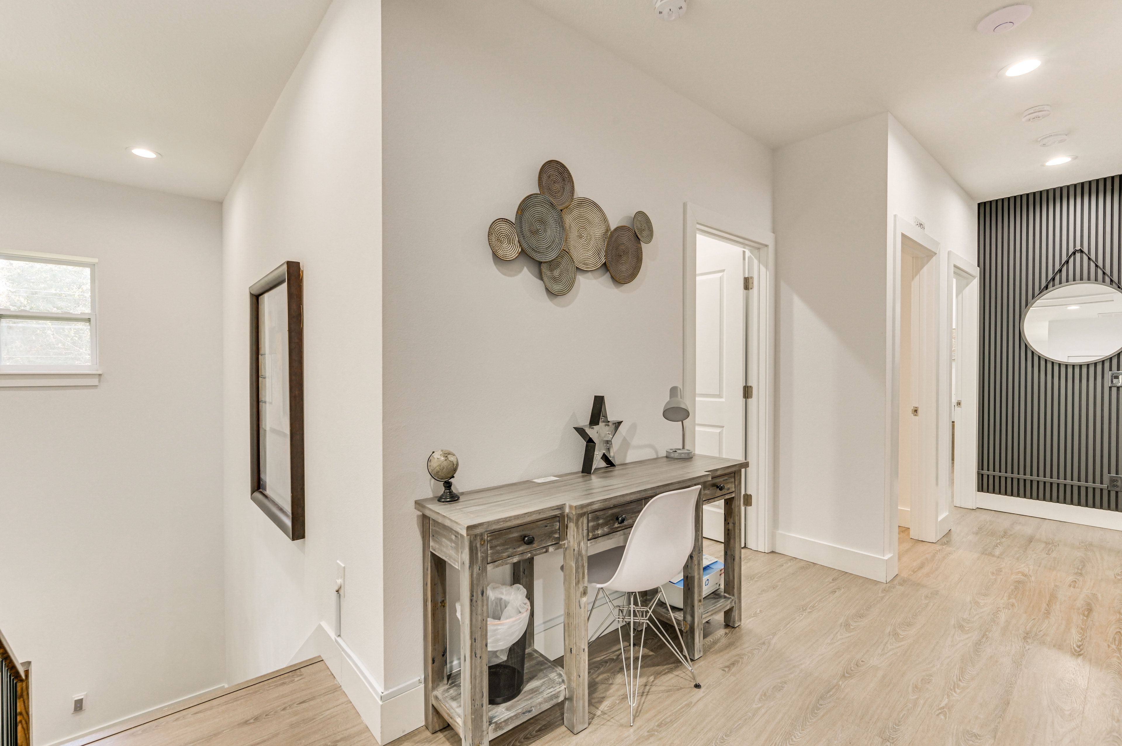 Hallway | Desk