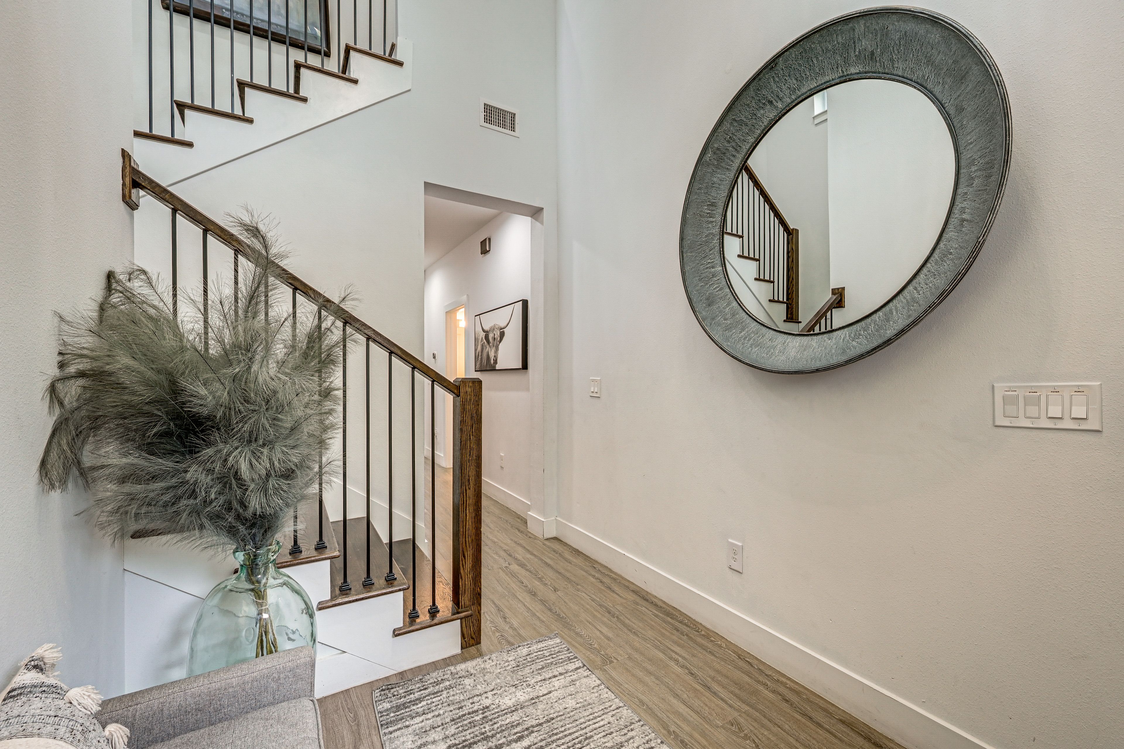 Stairs to 2nd Level