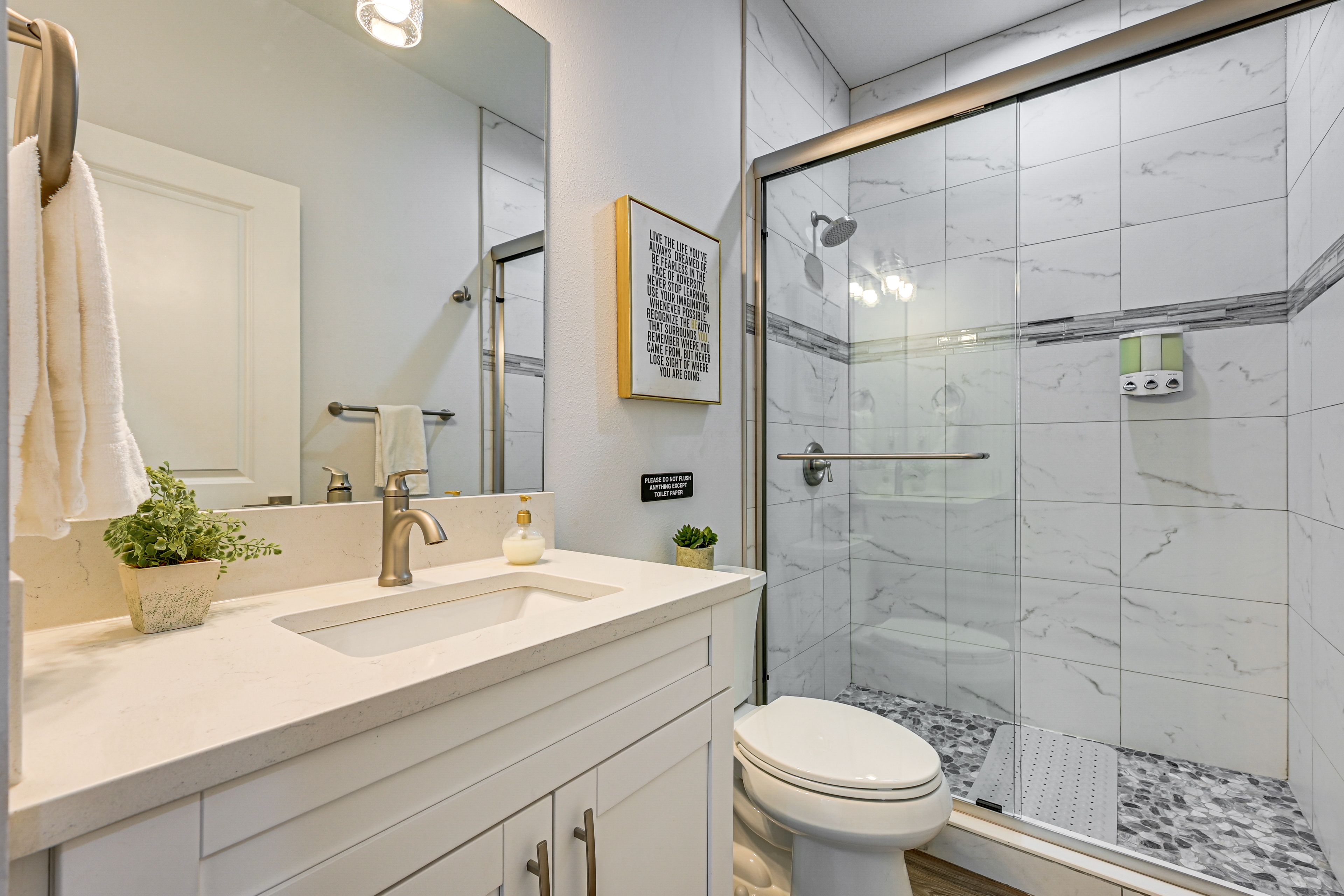 Bathroom | 1st Level