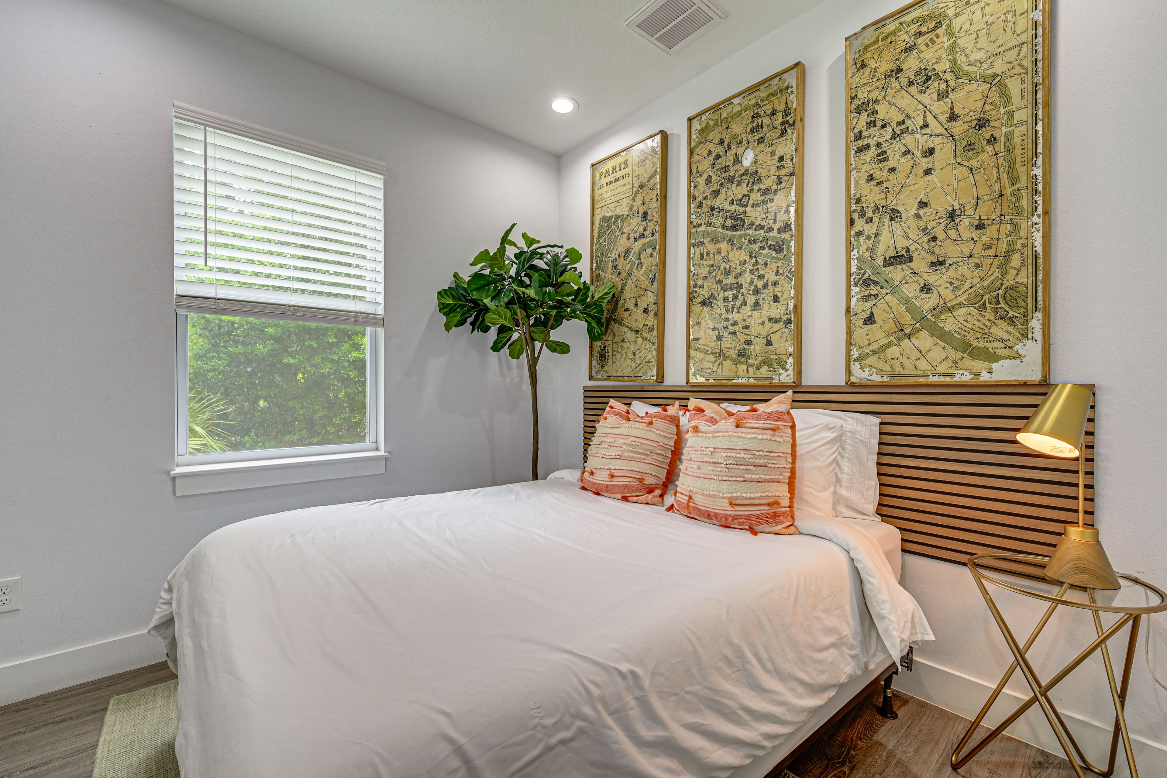 Bedroom 5 | 1st Level | Queen Bed