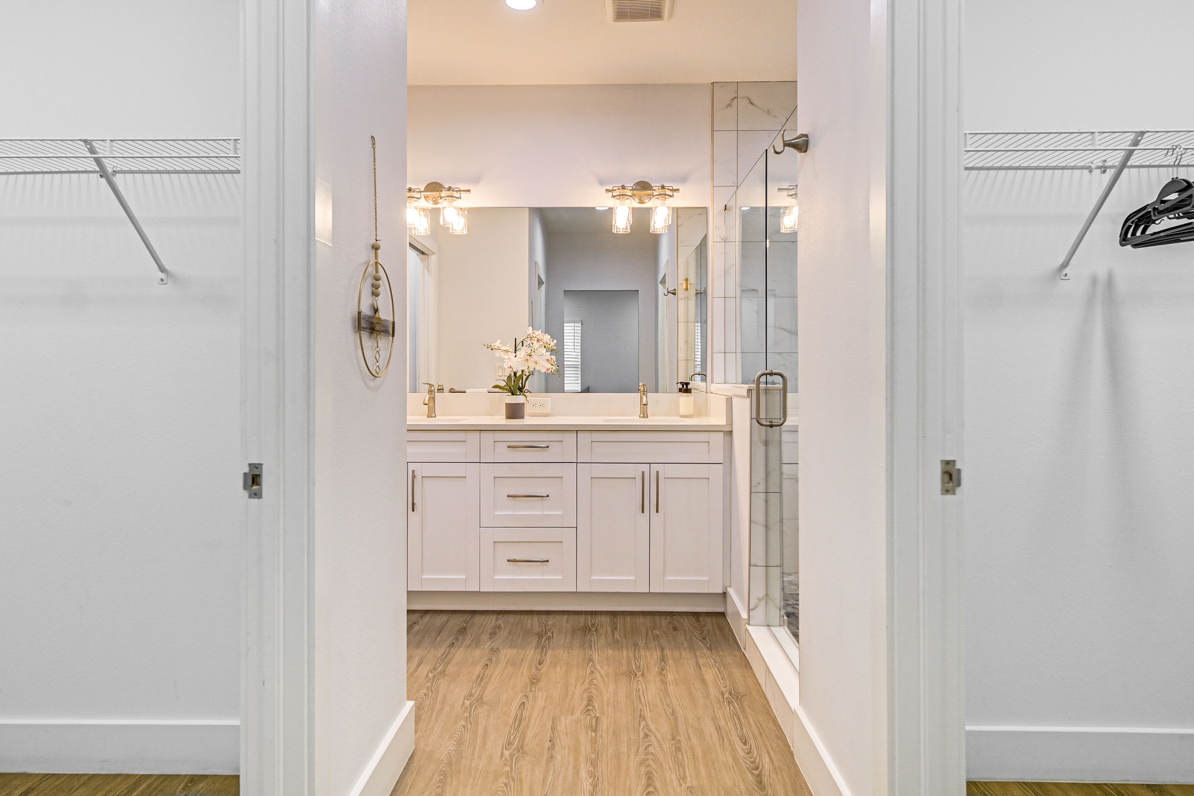 Walk-In Closet & En-Suite Bathroom | 2nd Level