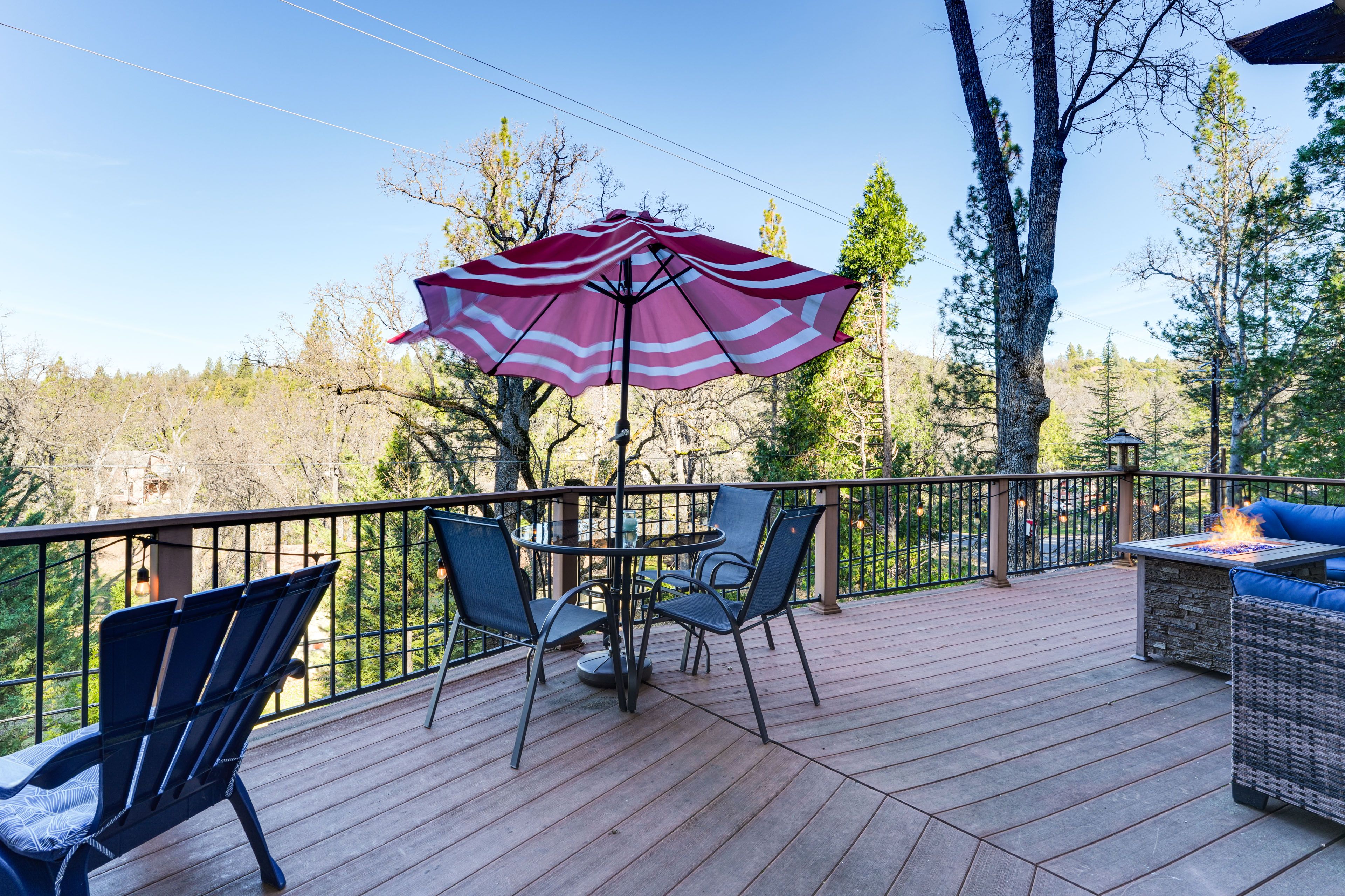 Furnished Deck | Gas Fire Pit Table | Outdoor Dining