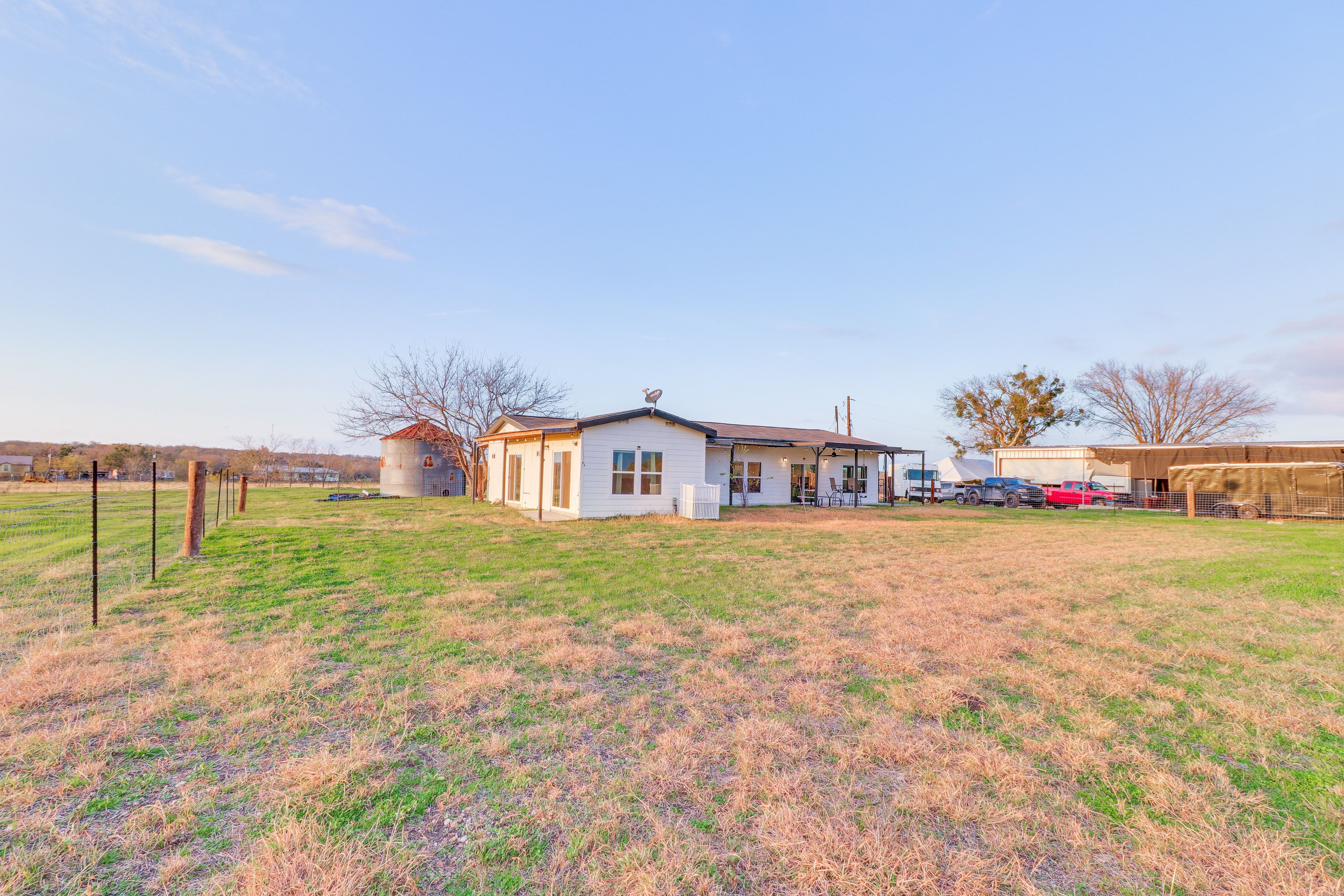 Parking | Driveway (6 Vehicles) | RV/Trailer Parking Allowed On-Site