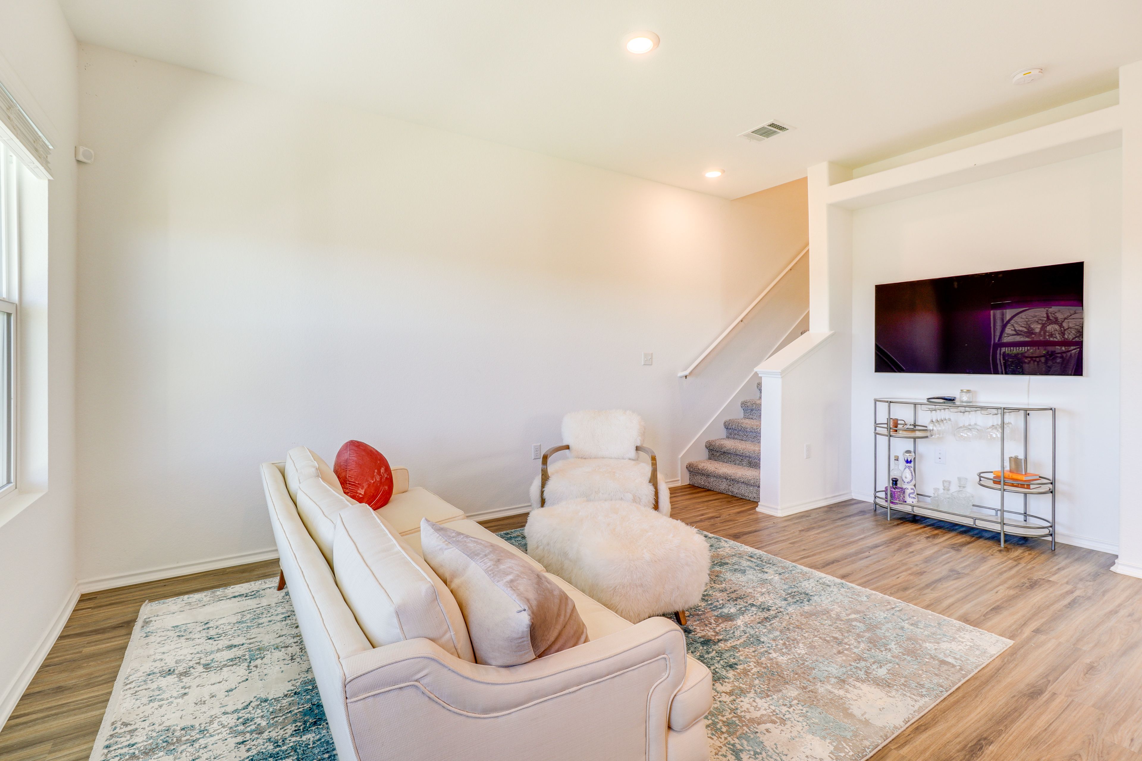Living Room | Internal Steps | 1st Floor