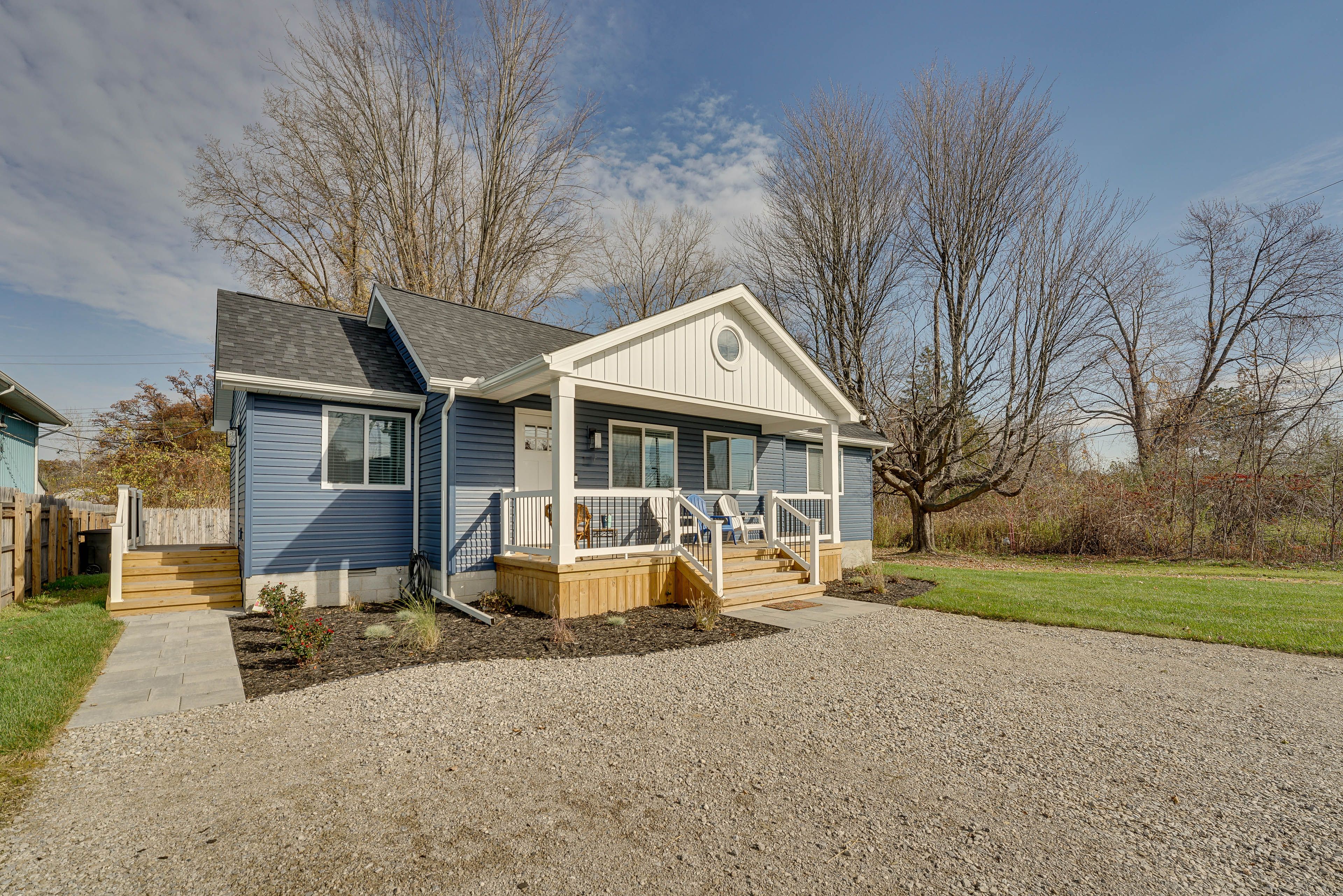 Parking | Gravel Driveway (3 Vehicles) | RV/Trailer Parking On-Site