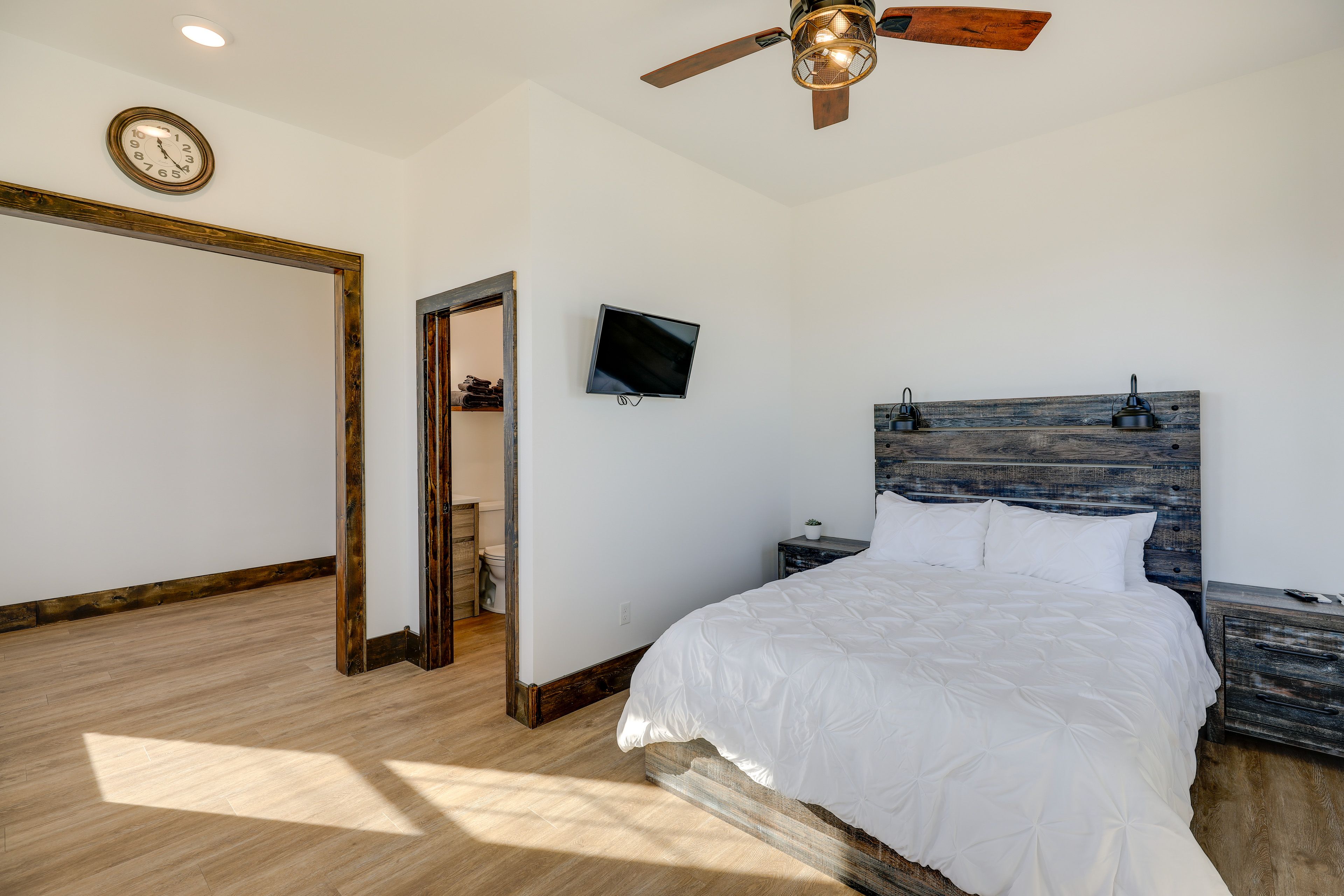 Bedroom 1 | 2nd Floor | Queen Bed | Smart TV | Linens Provided