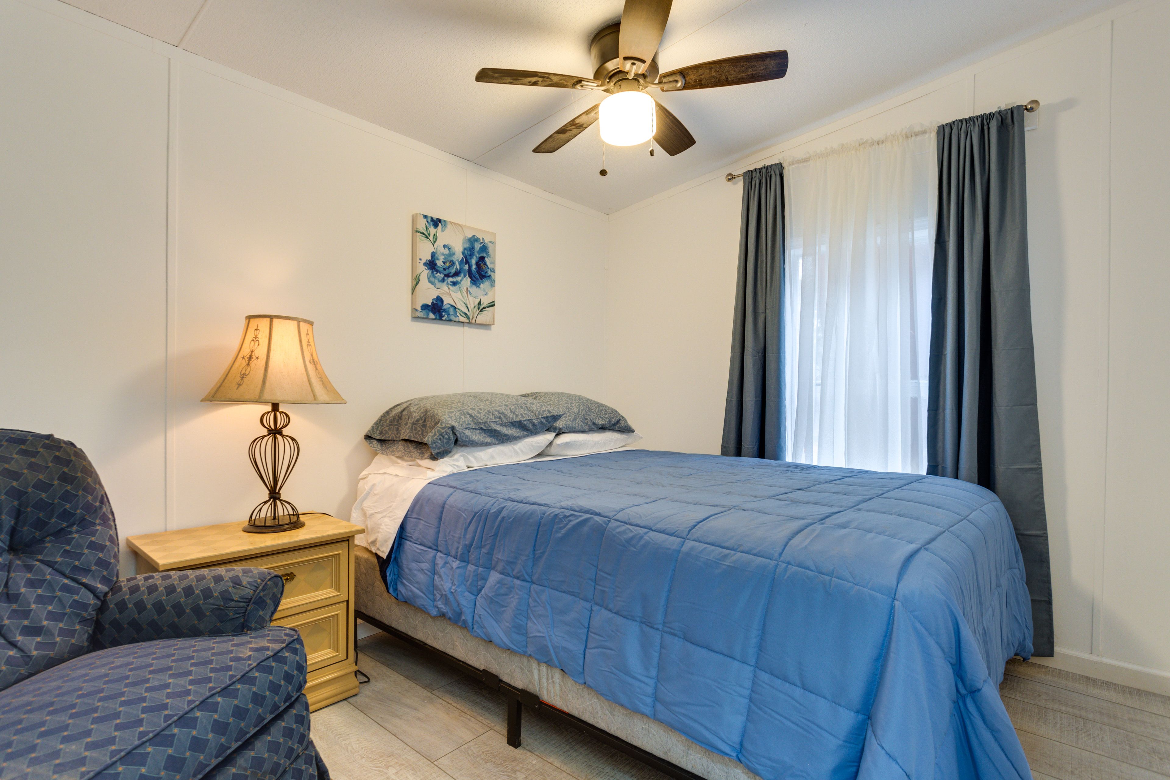 Bedroom 2 | Queen Bed