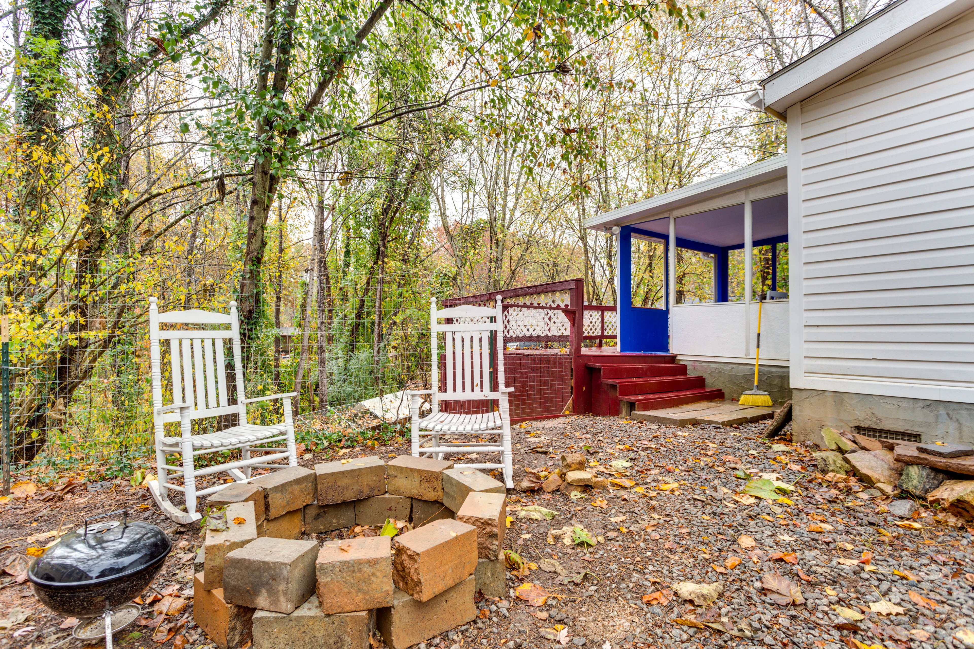 Acworth Vacation Rental | 3BR | 2BA | 1,300 Sq Ft | Stairs Required