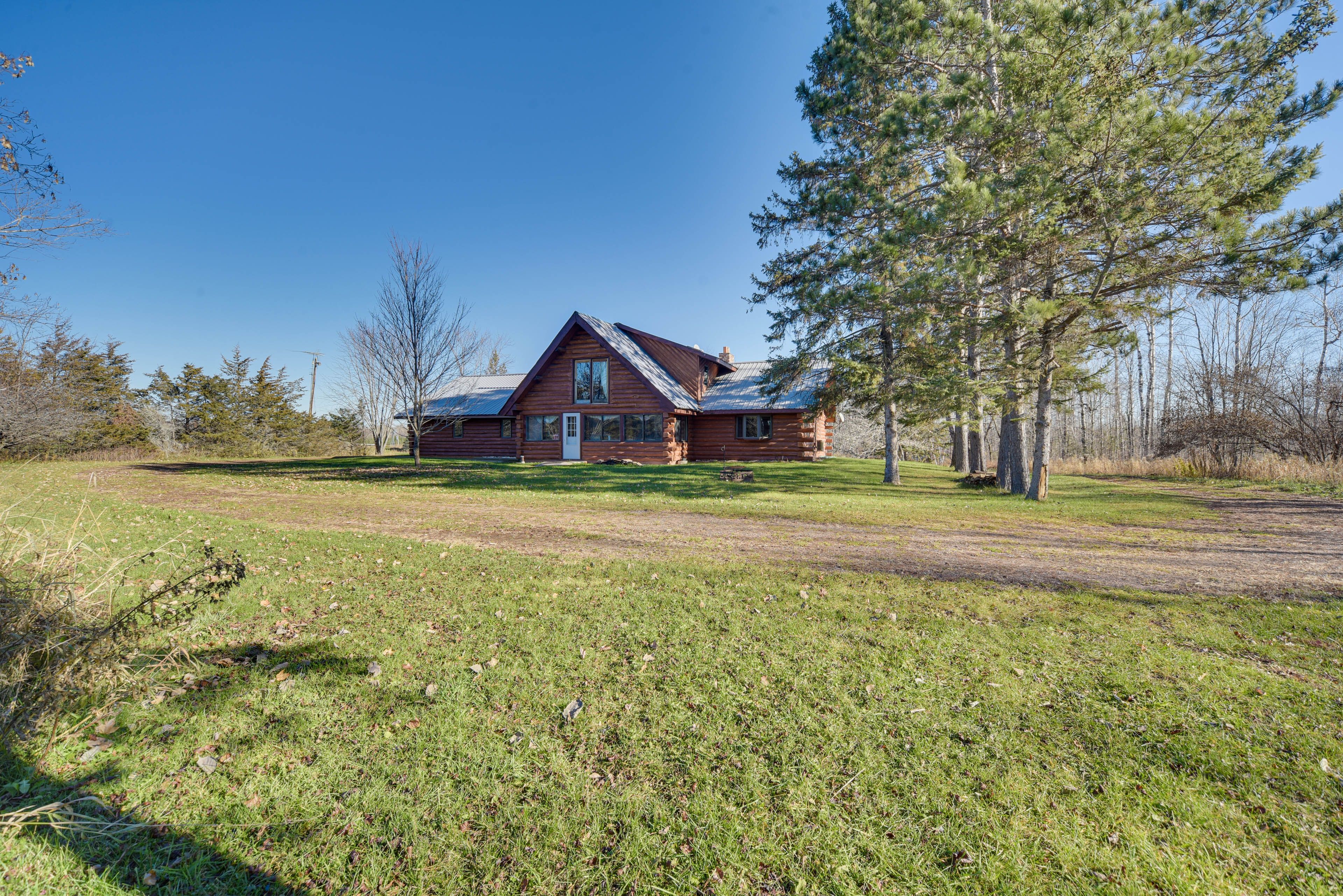 Property Exterior | 17 Acres | Trail Access to Miller Lake