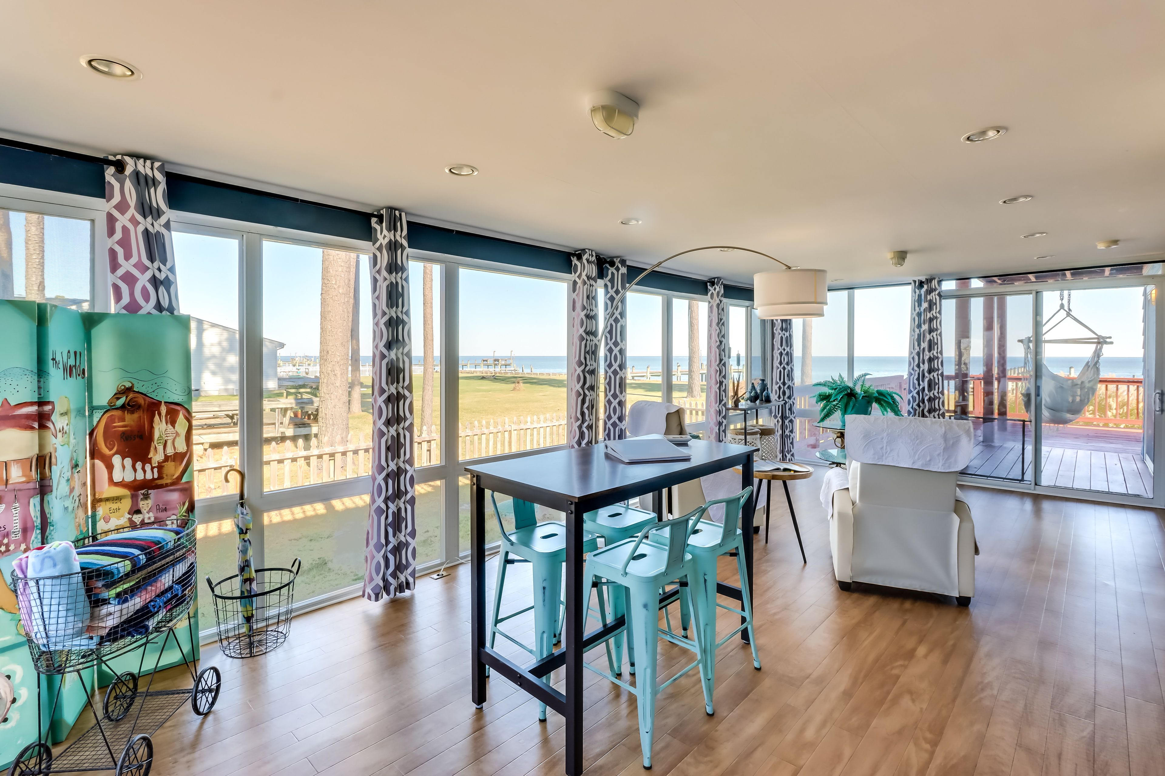 Sunroom | Beach Gear | Free WiFi