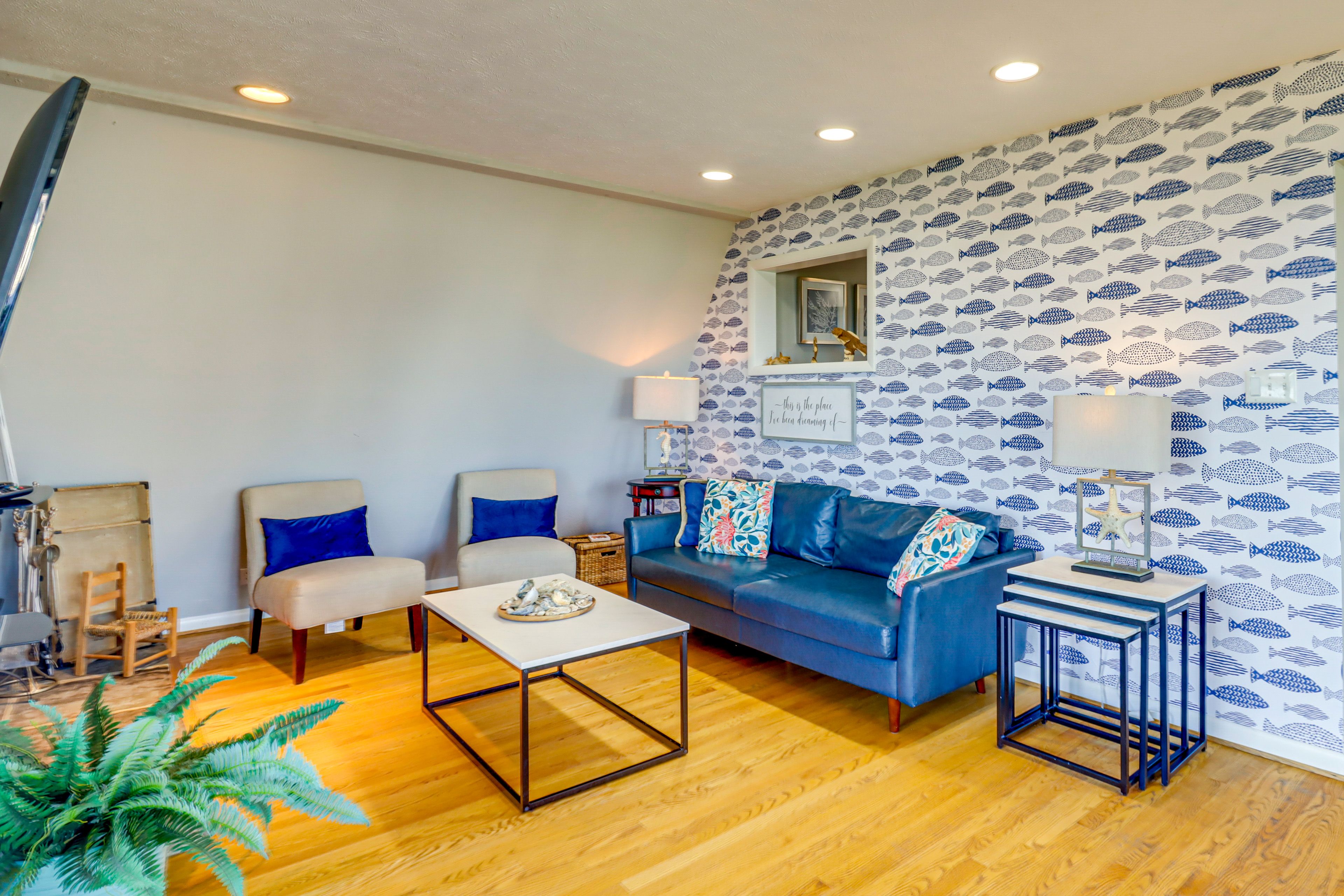 Living Room | Smart TV | Central A/C
